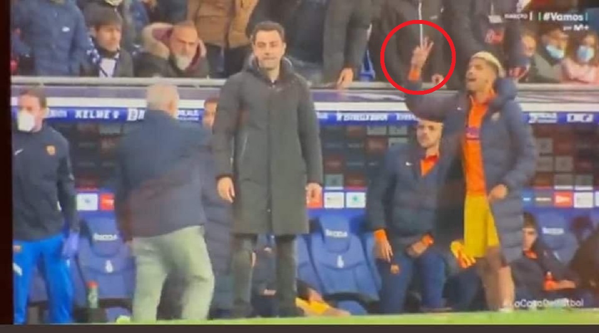 Piłkarz FC Barcelony wysyłał Espanyol do drugiej ligi. Teraz przeprasza za swój gest [WIDEO]