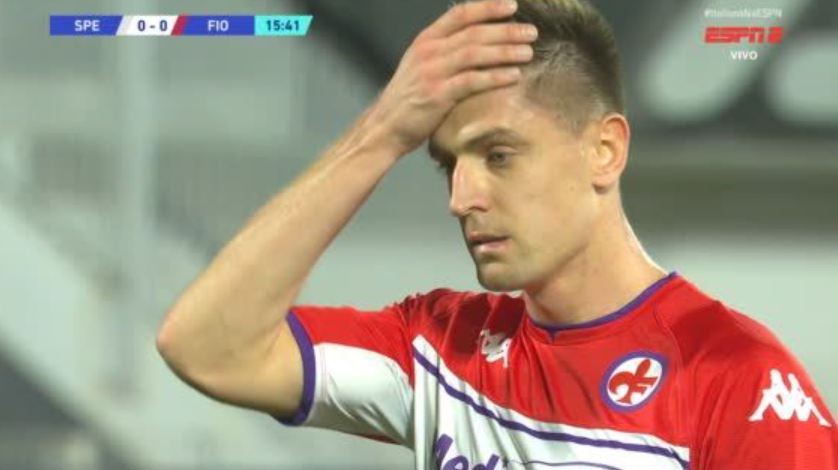 Krzysztof PIątek przestrzelił rzut karny w meczu Serie A! Arkadiusz Reca sprokurował "jedenastkę" [WIDEO]