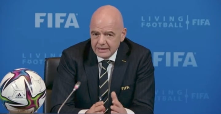 Gianni Infantino dostał pytanie o Władimira Putina. Szef FIFA kompletnie uciekł od odpowiedzi [WIDEO]