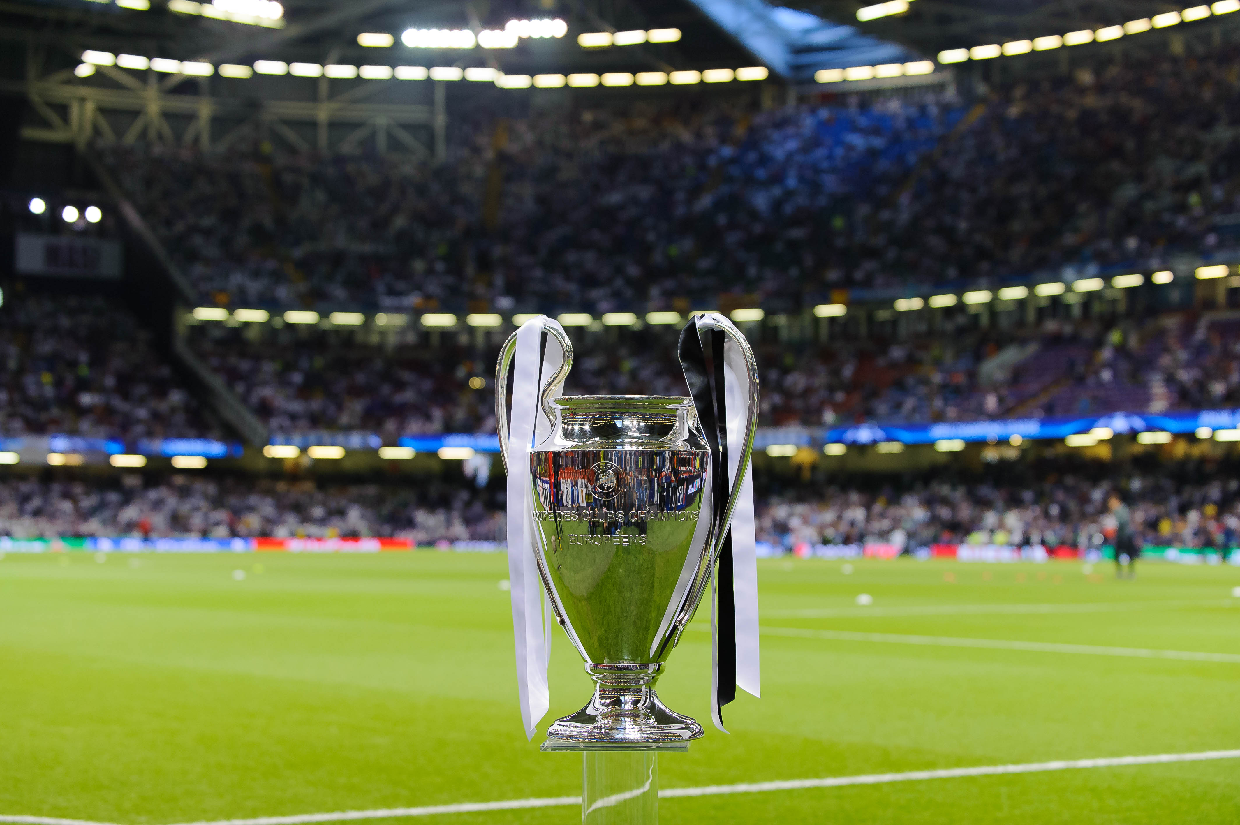 Finał Ligi Mistrzów odbędzie się w Paryżu! UEFA nałożyła sankcje na Rosję [NASZ NEWS]