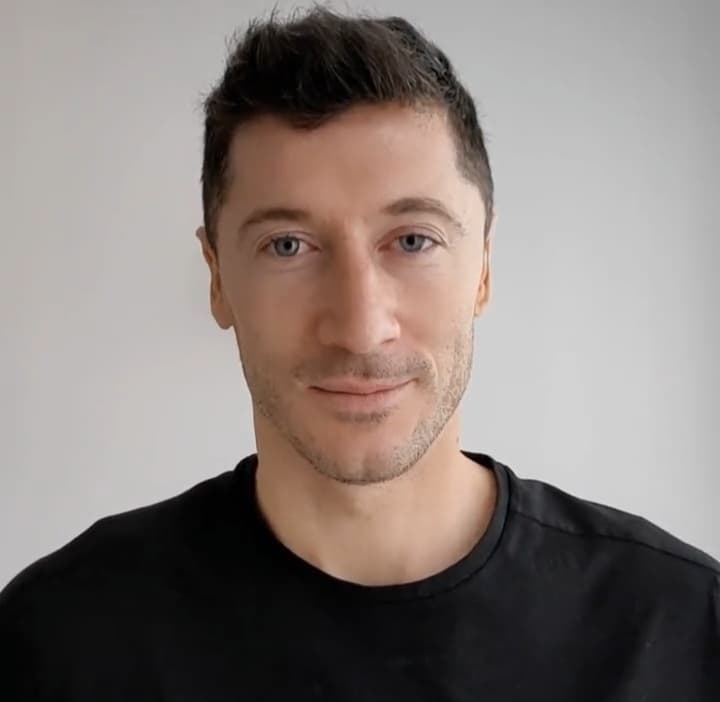 Robert Lewandowski zachęca do pomocy Ukraińcom. Polak twarzą akcji Bundesligi [WIDEO]