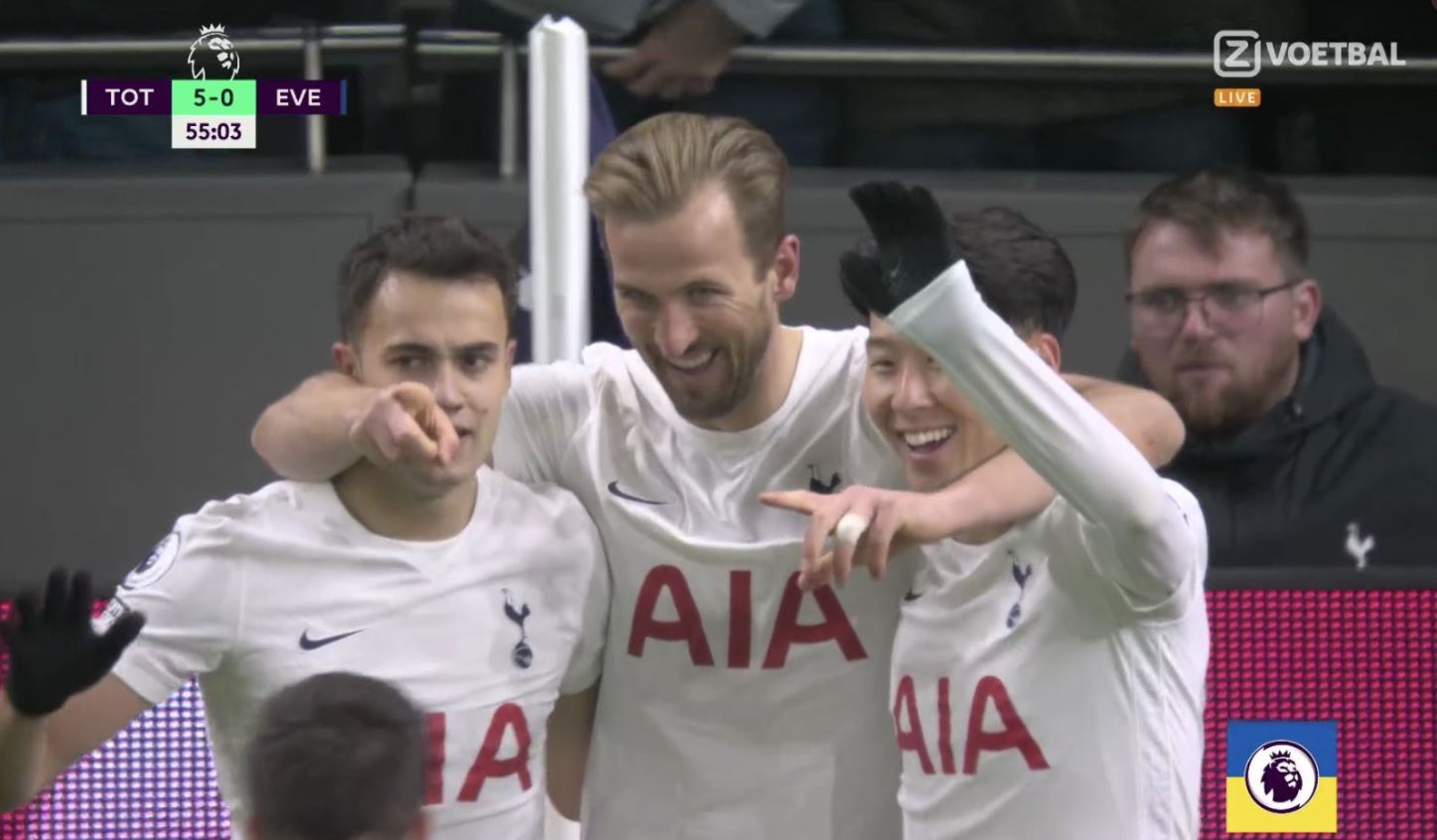 Tottenham zmiażdżył Everton! Pięć goli londyńczyków, Harry Kane wyprzedził legendę Premier League [WIDEO]