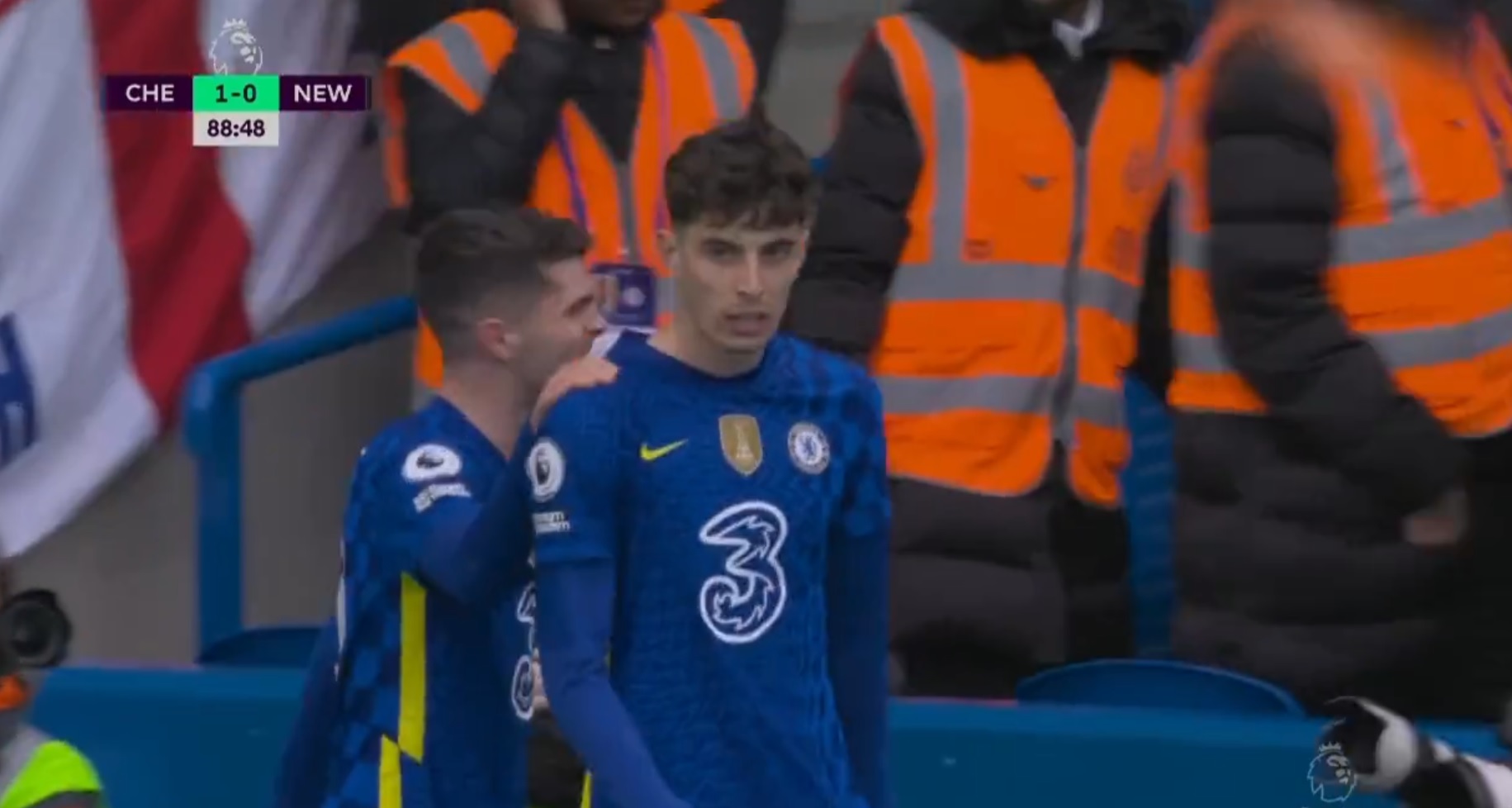 Fantastyczny gol Havertza dał wygraną Chelsea. Żenujący błąd kolegi Bednarka i wpadka "Świętych" [WIDEO]
