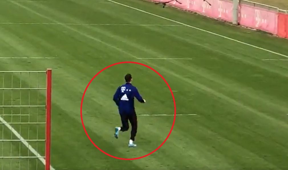 Robert Lewandowski wznowił treningi. Czesław Michniewicz może odetchnąć z ulgą [WIDEO]
