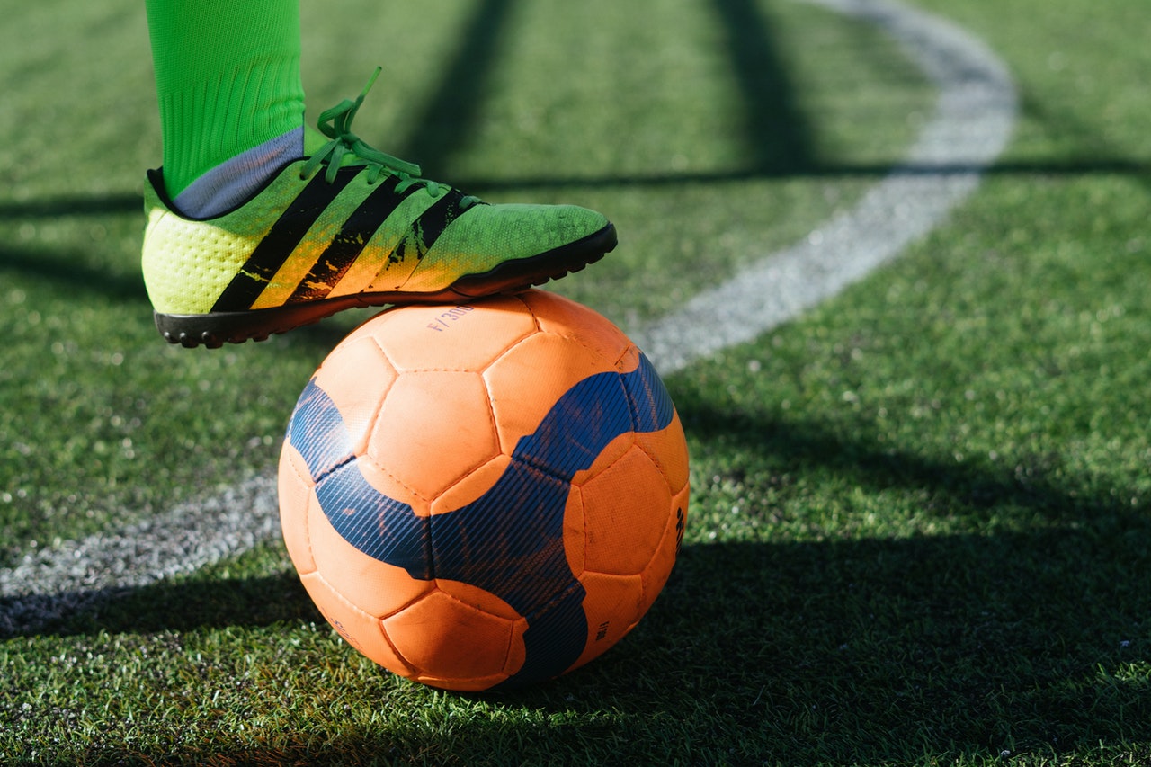 Zarobki piłkarzy. Ile zarabiają piłkarze? Największe zarobki piłkarzy wśród gwiazd futbolu