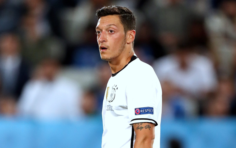 Mesut Ozil blisko zakończenia kariery. Niemiec chce przerzucić się na... e-sport