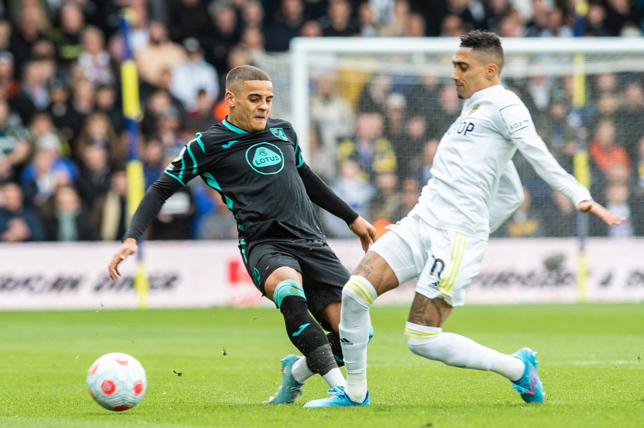 Leeds wyceniło Raphinhę. Klub z Premier League coraz bliżej uprzedzenia FC Barcelony