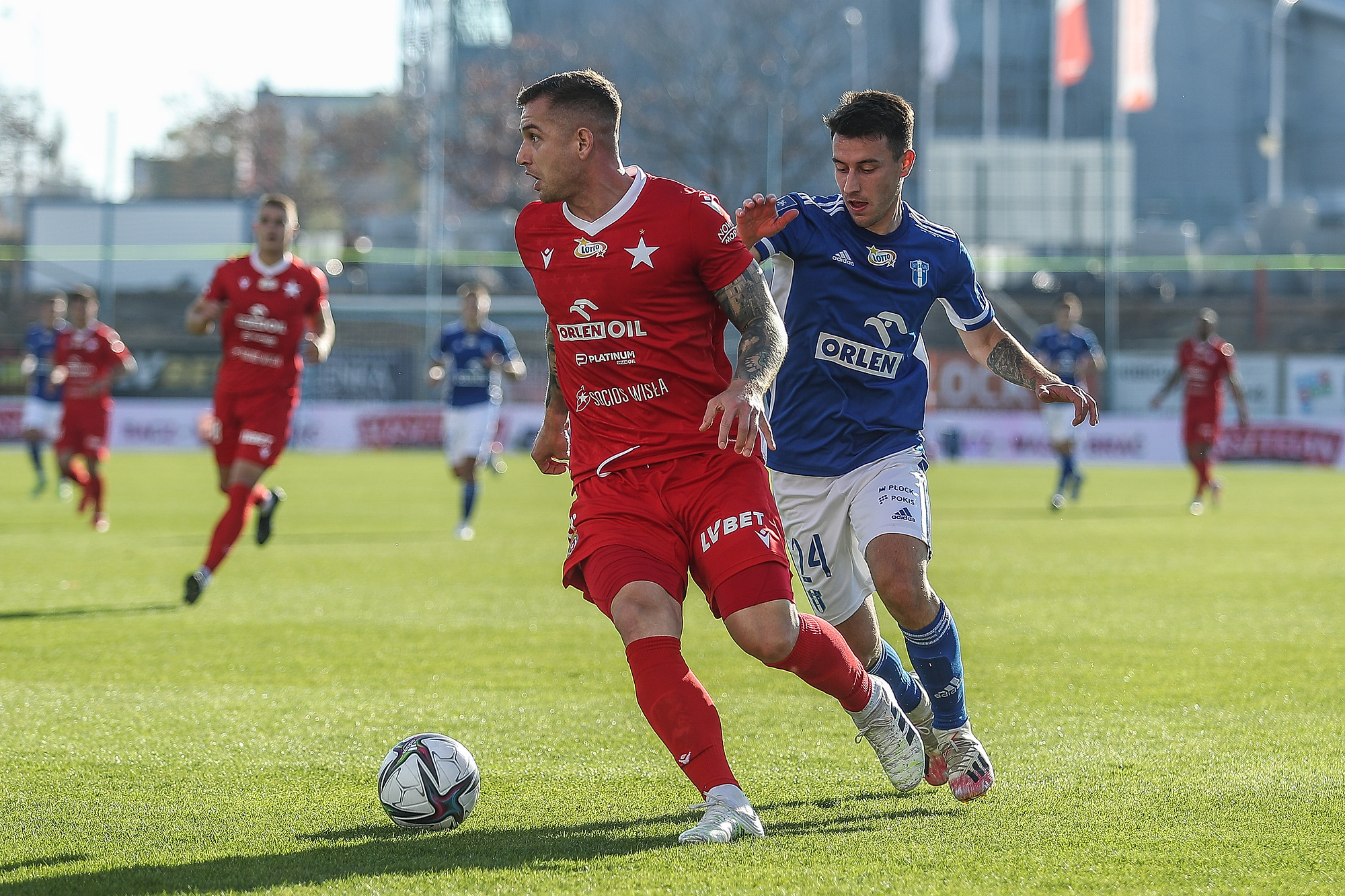 Piłkarz Wisły Kraków jest już po zabiegu. Czeka go bardzo długa przerwa