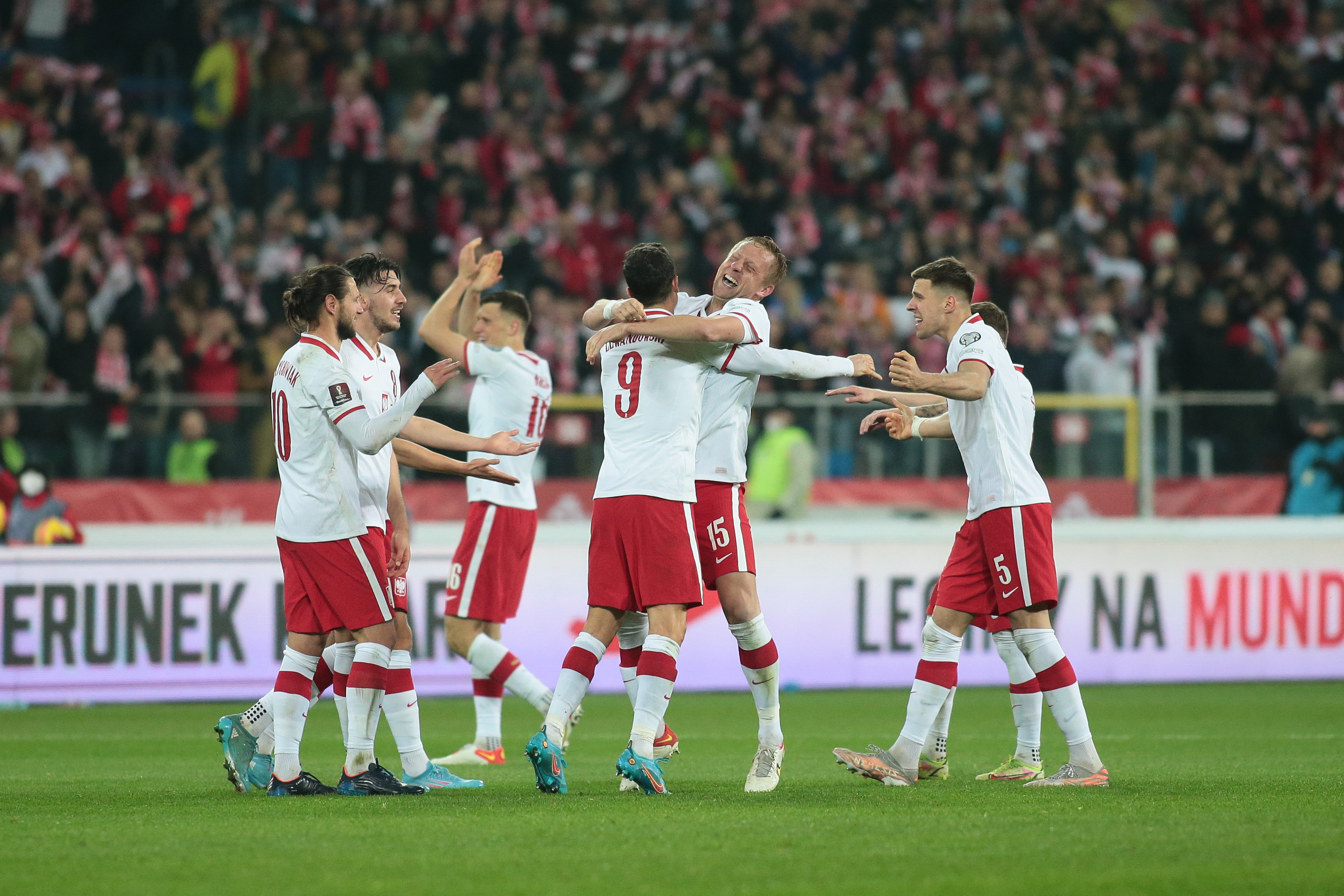 Robert Lewandowski dumny z reprezentacji Polski. "Wszystko jest możliwe, kiedy do końca walczysz"