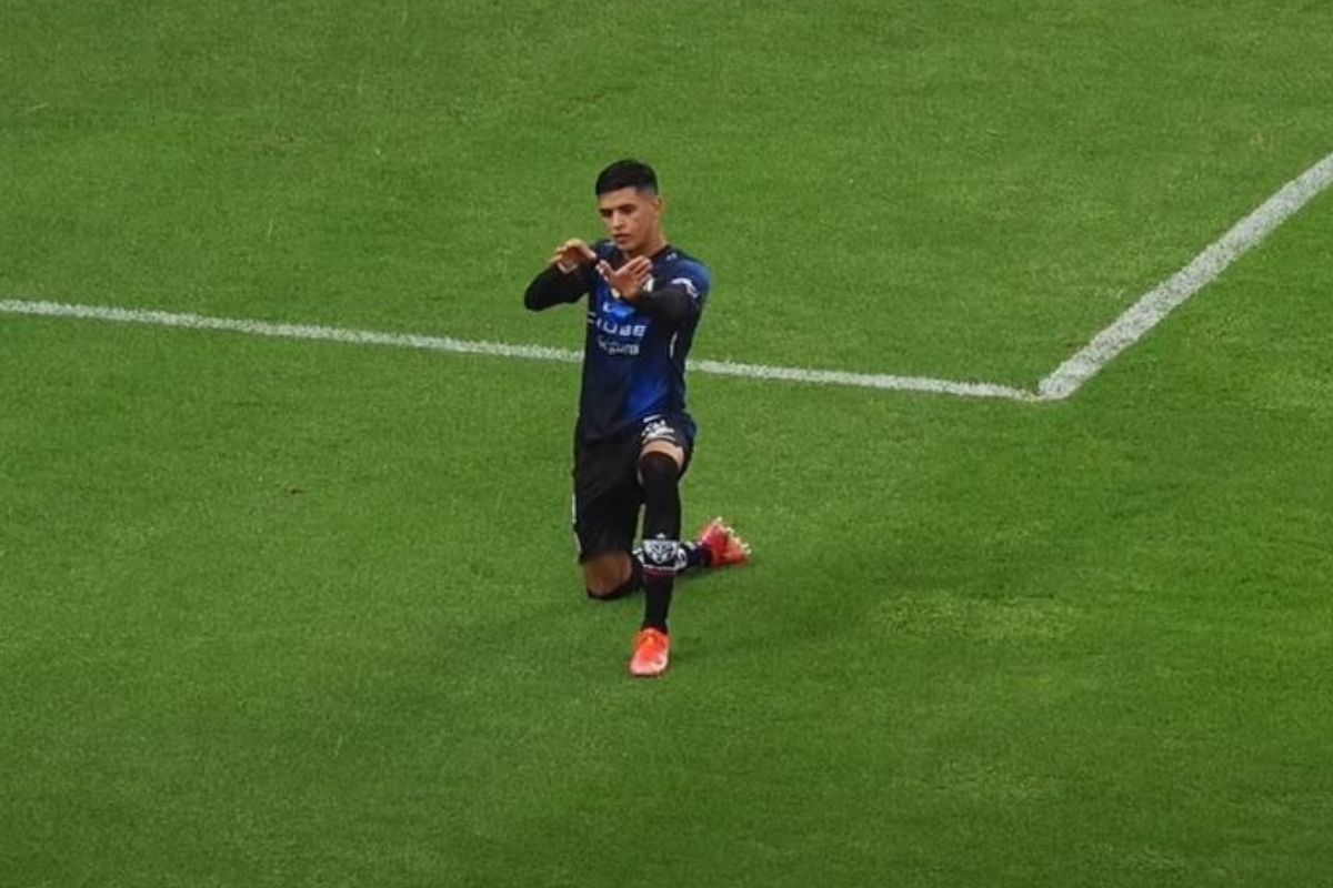 "Nowy Cavani" puka do bram wielkiego futbolu. "To jest jego największą zaletą"