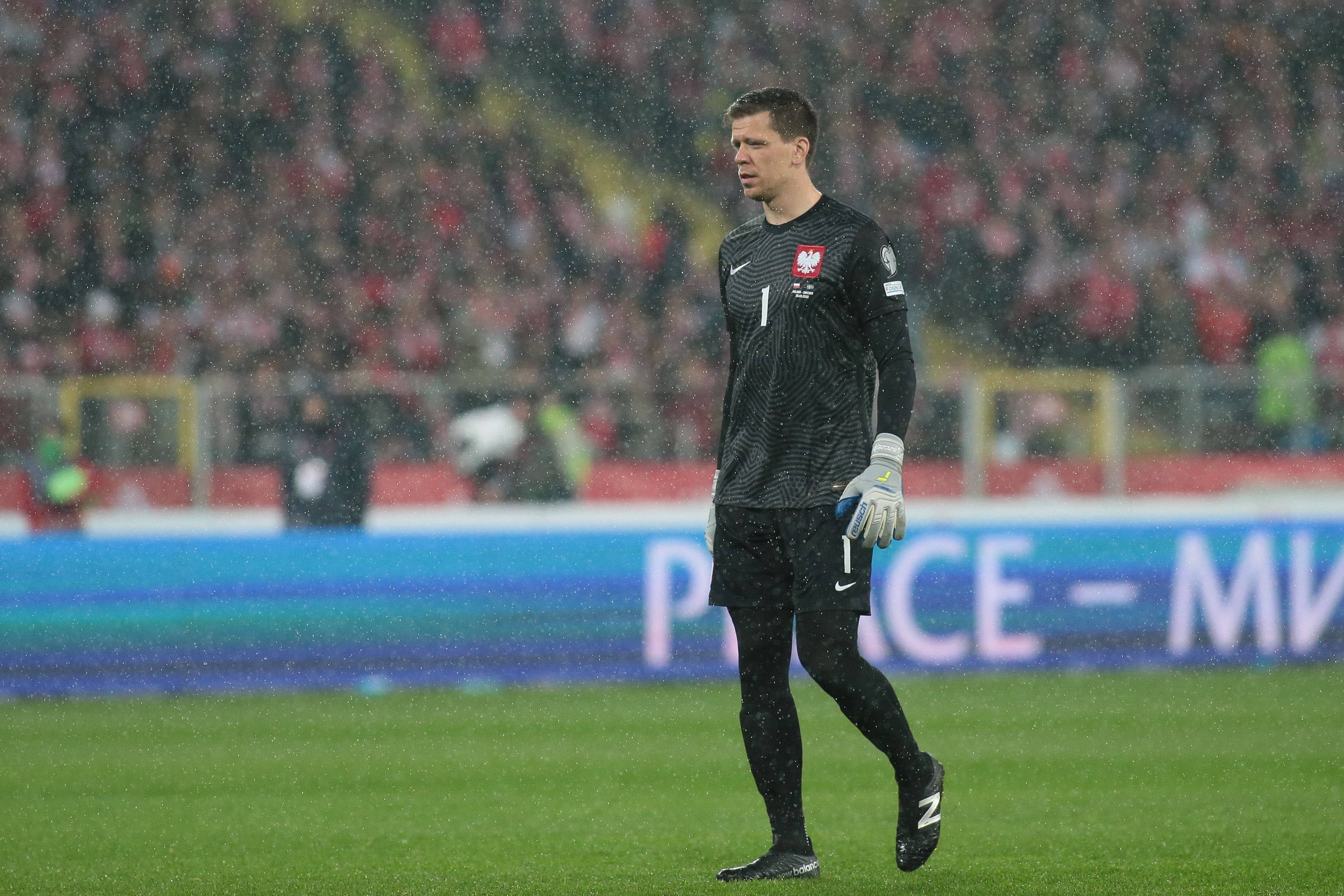 Wojciech Szczęsny wysłał SMS-a do Michniewicza. Tak bramkarz zareagował na możliwe powołanie debiutanta