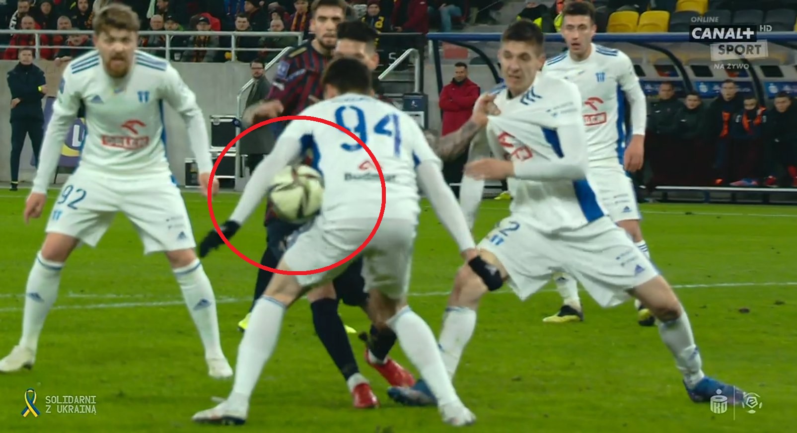 Wielka kontrowersja w meczu Pogoni Szczecin. Decyzja sędziego może wpłynąć na walkę o mistrzostwo [WIDEO]