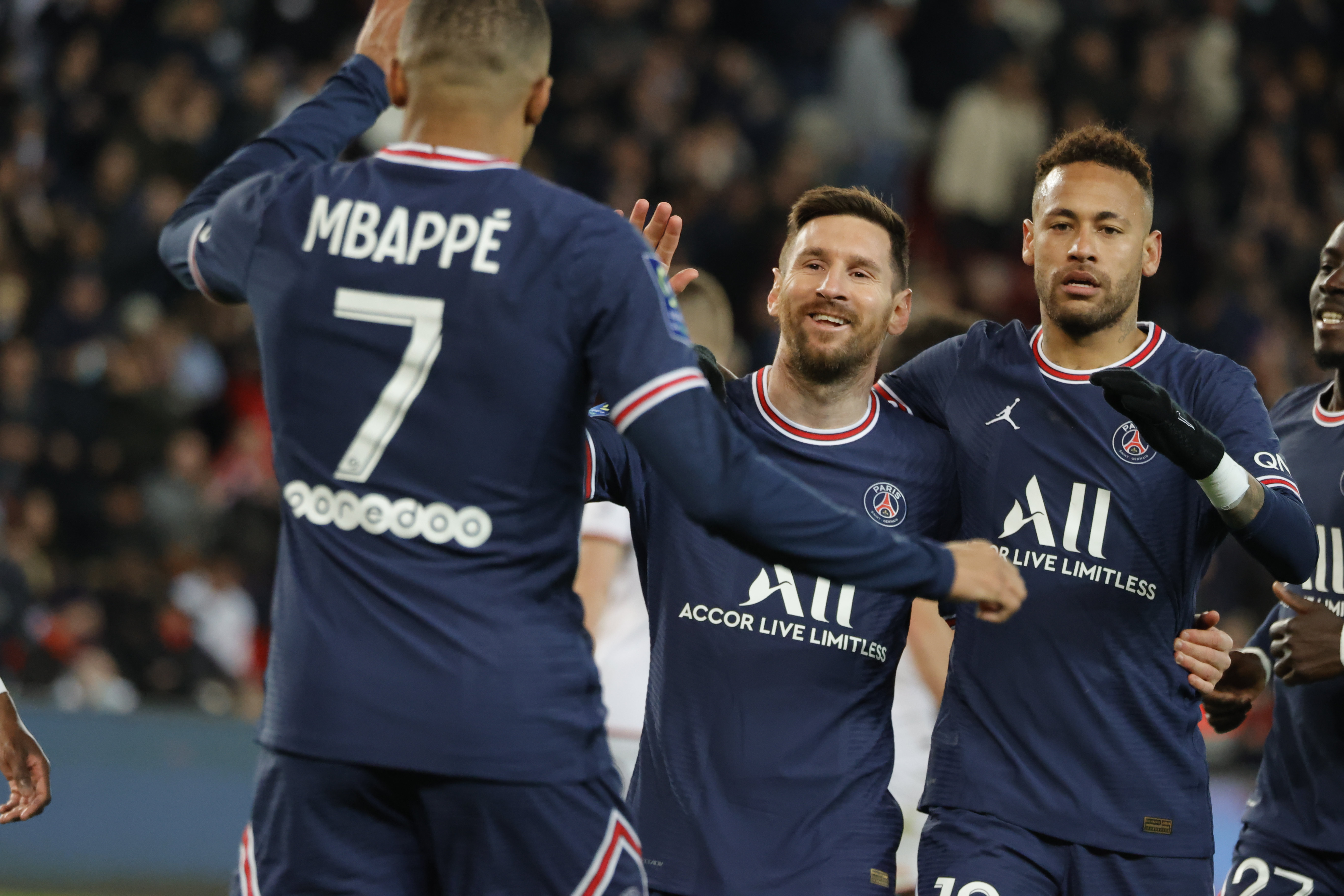 Tak się bawi nowy-stary Kylian Mbappe. PSG zdemolowało rywala, Francuz z hat-trickiem [WIDEO]