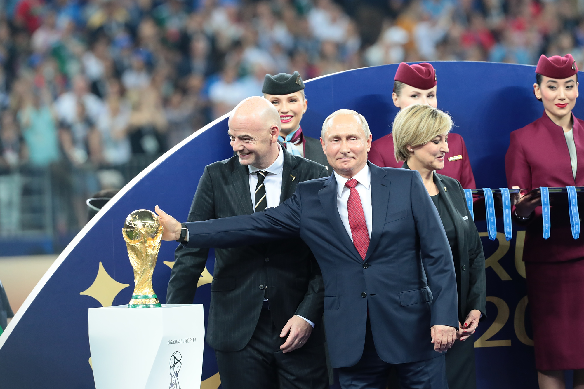 Głośno o oprawie kibiców Legii. Piszą o niej media w całej Europie. "Putin powieszony w Polsce"