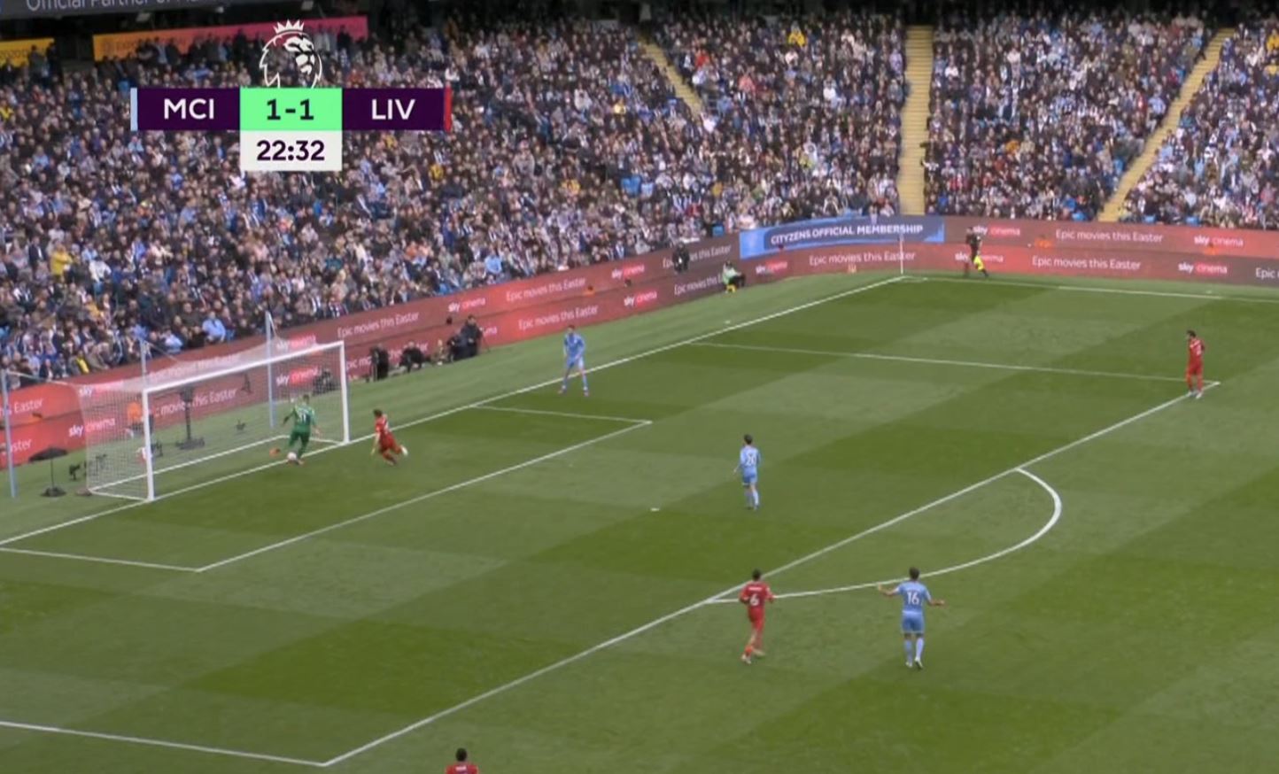 Kuriozalny błąd bramkarza Manchesteru City! Omal nie wpakował samobója [WIDEO]