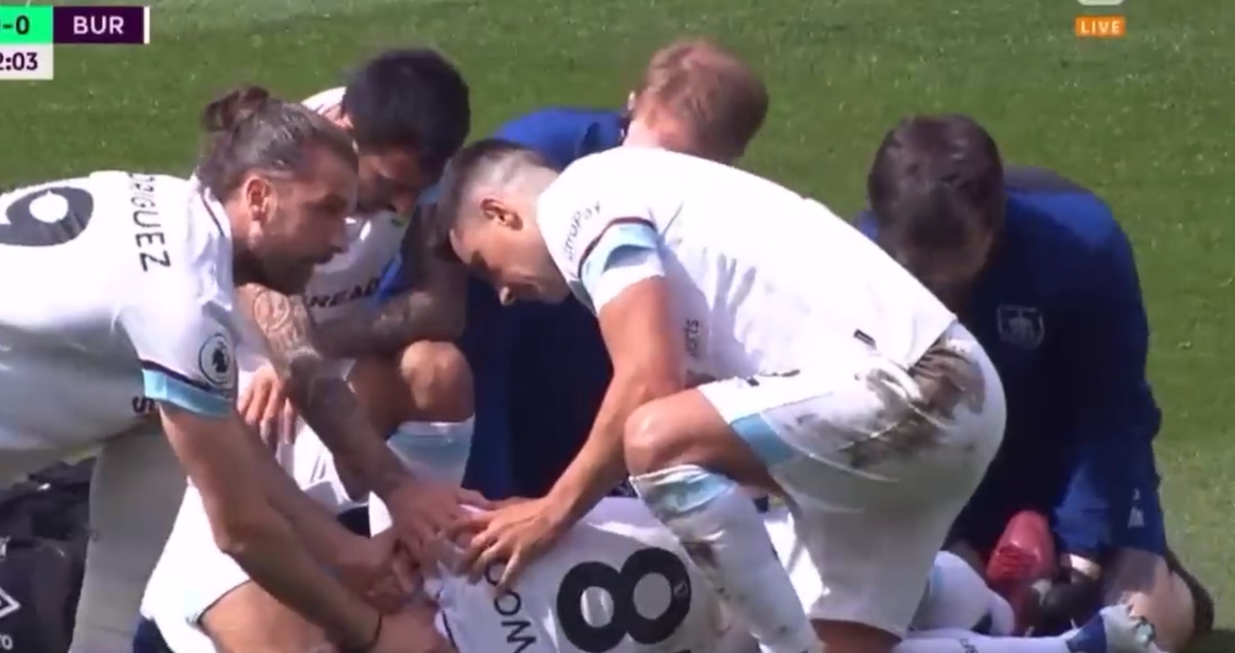 Koszmarna kontuzja piłkarza Burnley! Jego rywal popłakał się po swoim faulu [WIDEO]
