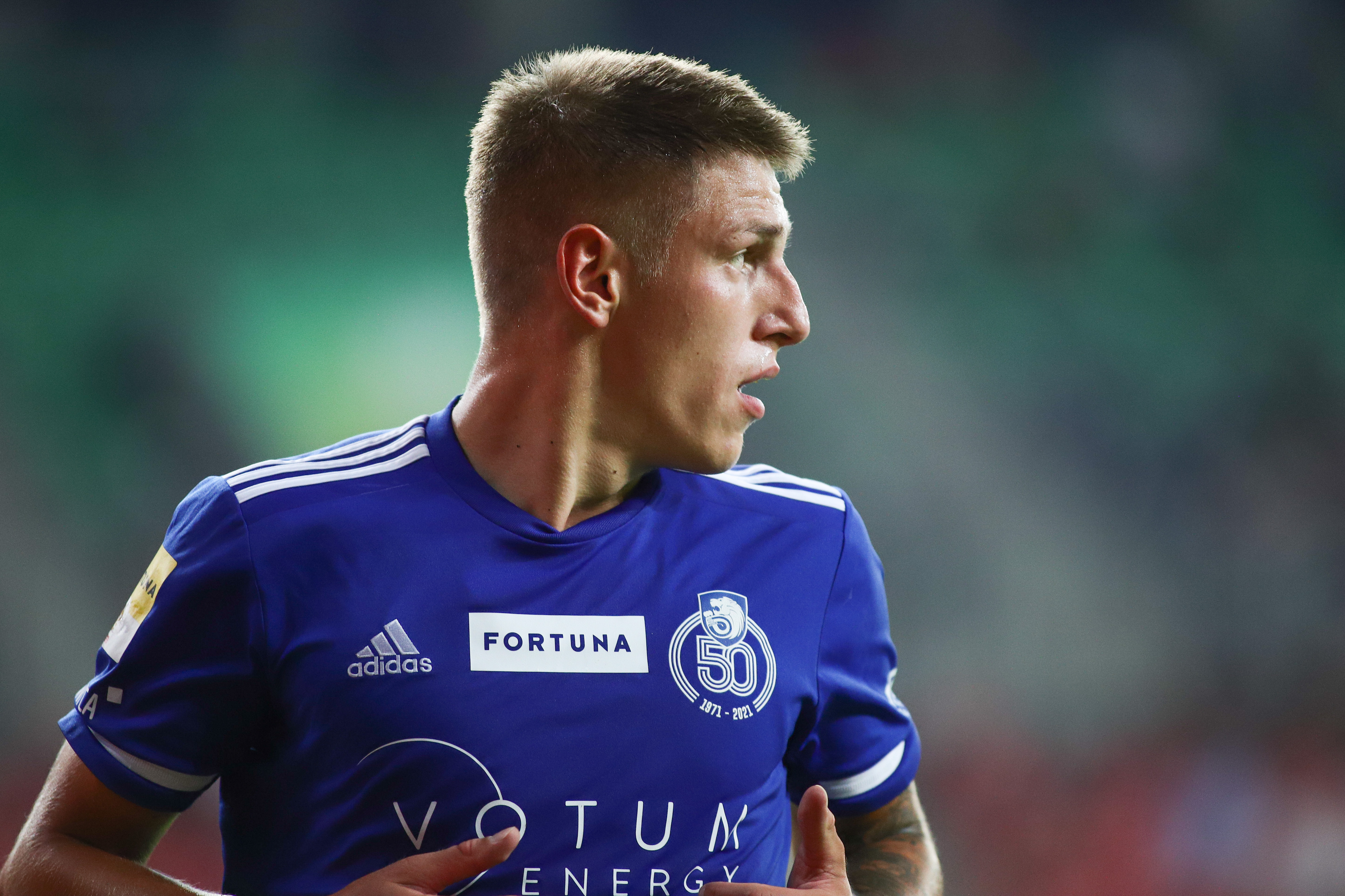Media: Miedź Legnica pobije swój rekord sprzedażowy. Rozchwytywany napastnik ma dołączyć do Cracovii