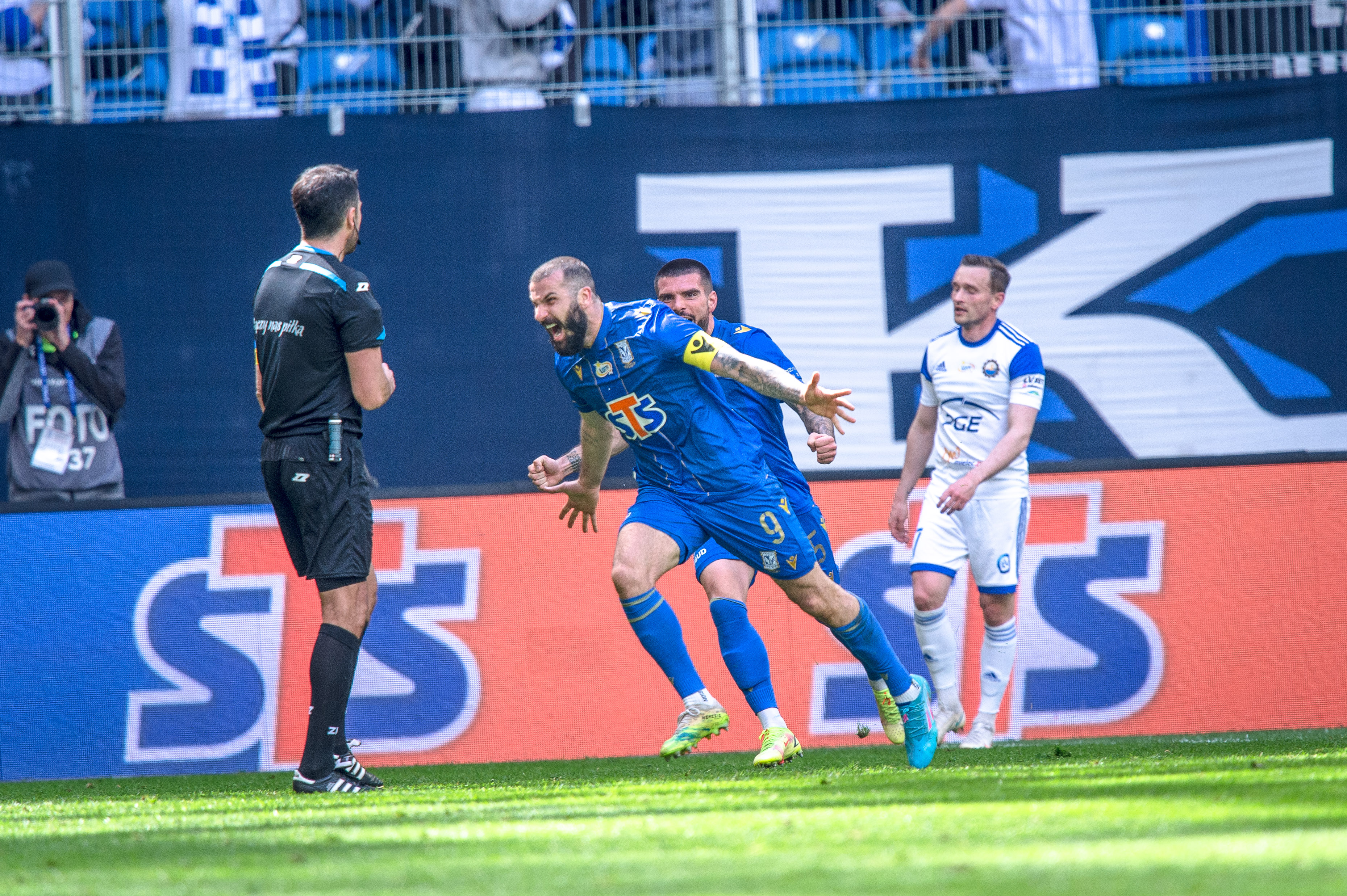 Lech Poznań nie odpuszcza w walce o mistrzostwo! "Kolejorz" wygrał ze Stalą Mielec [WIDEO]