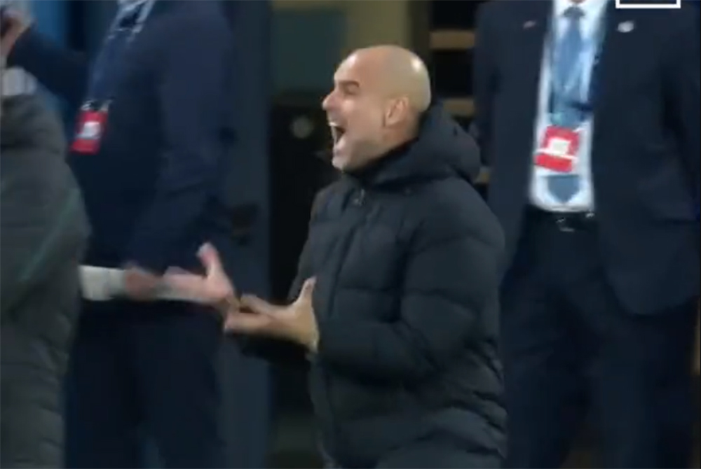 Pep Guardiola wpadł w furię. Wielki wybuch po zagraniu piłkarza Manchesteru City [WIDEO]