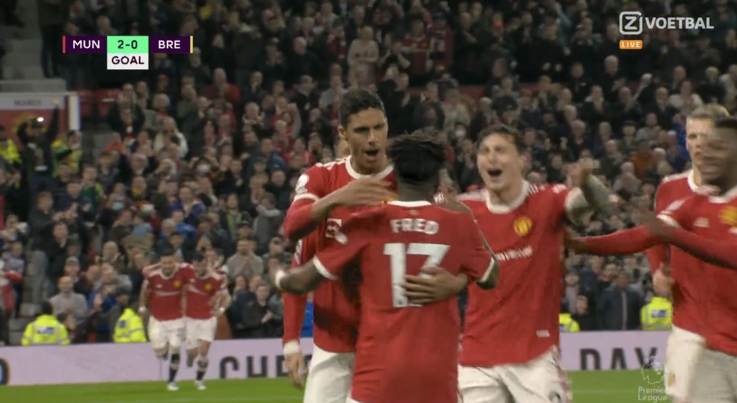 Manchester United zachował szanse na Ligę Mistrzów. Debiutancki gol Varane'a i pożegnanie Maty [WIDEO]