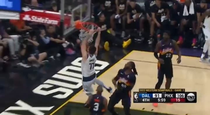 Wybitny występ Luki Doncicia w NBA. Rzucił 45 punktów, ale jego zespół przegrał [WIDEO]