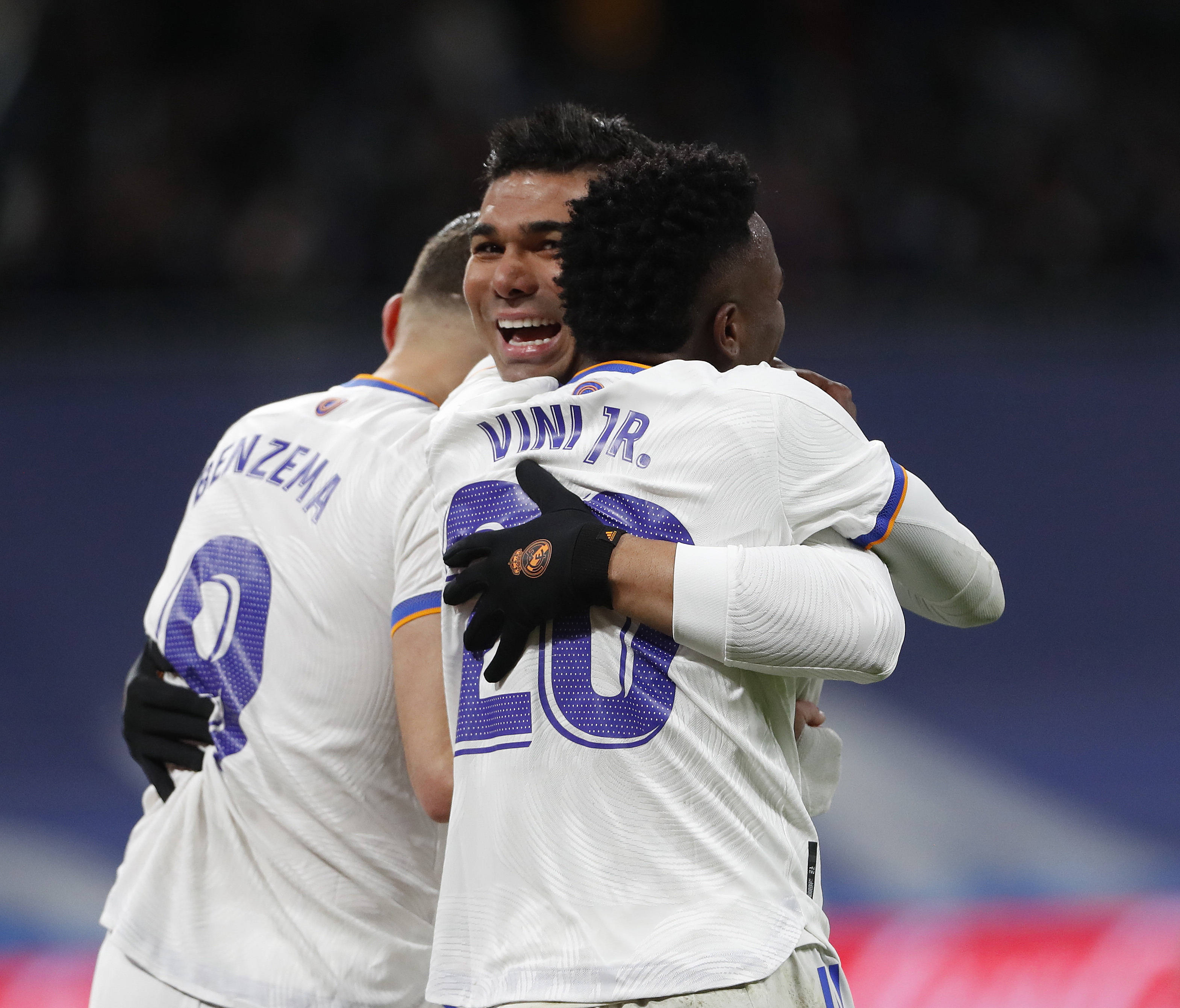 Manchester United nie poddaje się w sprawie Casemiro. Olbrzymie zarobki kuszą gracza Realu Madryt