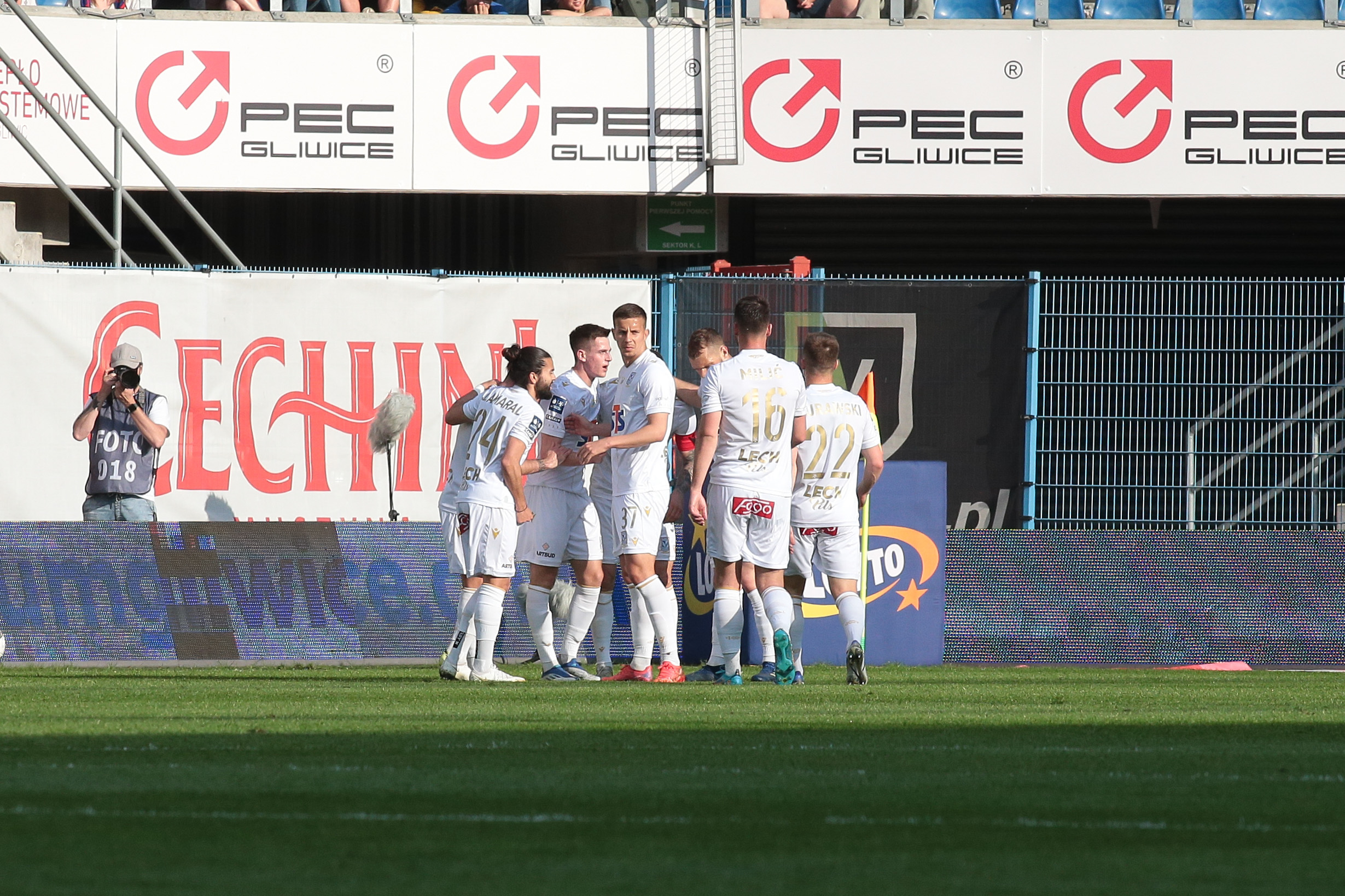 Lech Poznań nowym liderem Ekstraklasy! Gol w 87. minucie dał bezcenną wygraną [WIDEO]