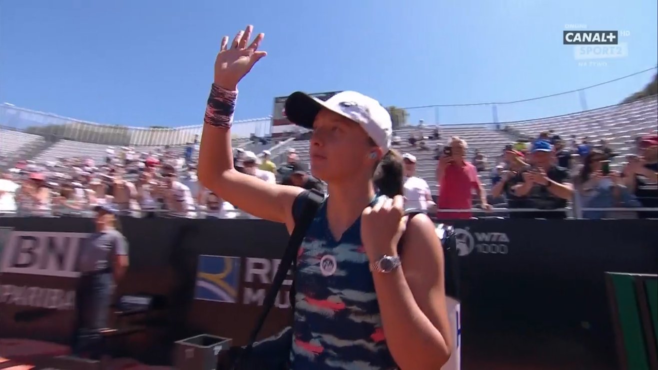 Huragan Iga Świątek! Polka zmiotła z kortu kolejną rywalkę i jest już w półfinale turnieju w Rzymie! [WIDEO]