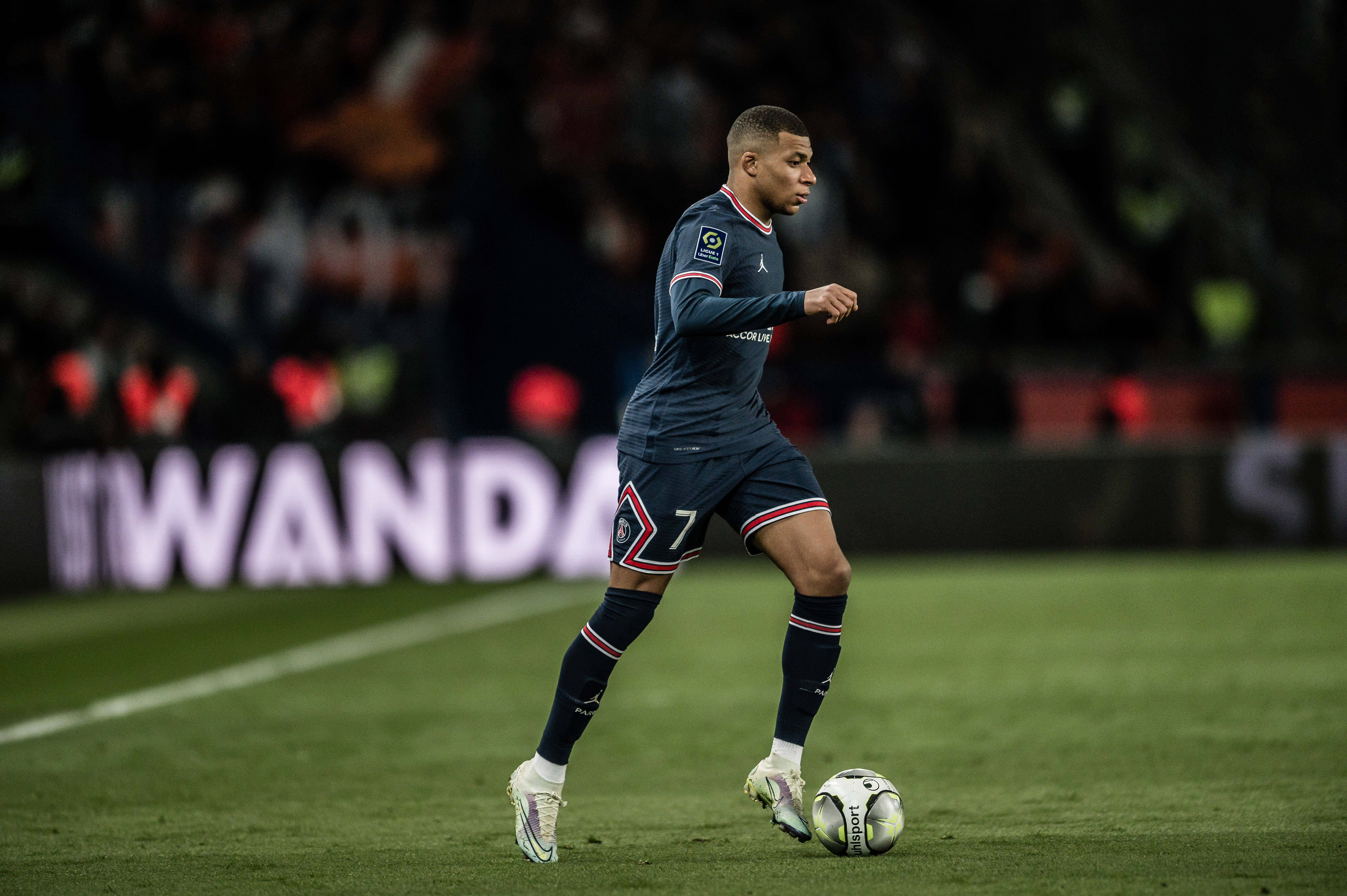 Następny kandydat do zastąpienia Kyliana Mbappe. PSG spotkało się z agentem napastnika