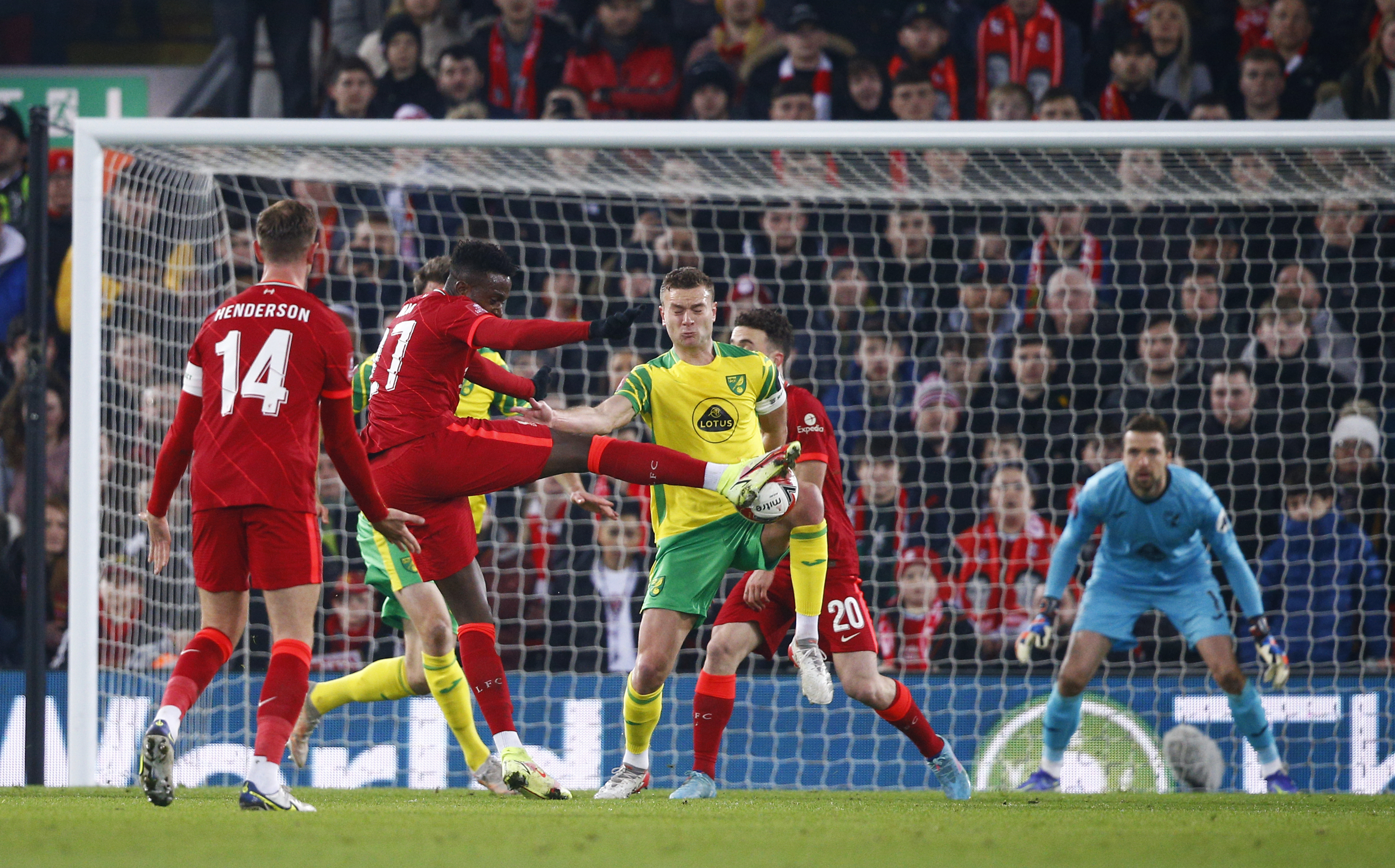 Fabrizio Romano potwierdza. Zawodnik odchodzi z Liverpoolu. "Czeka tylko na ukończenie badań"