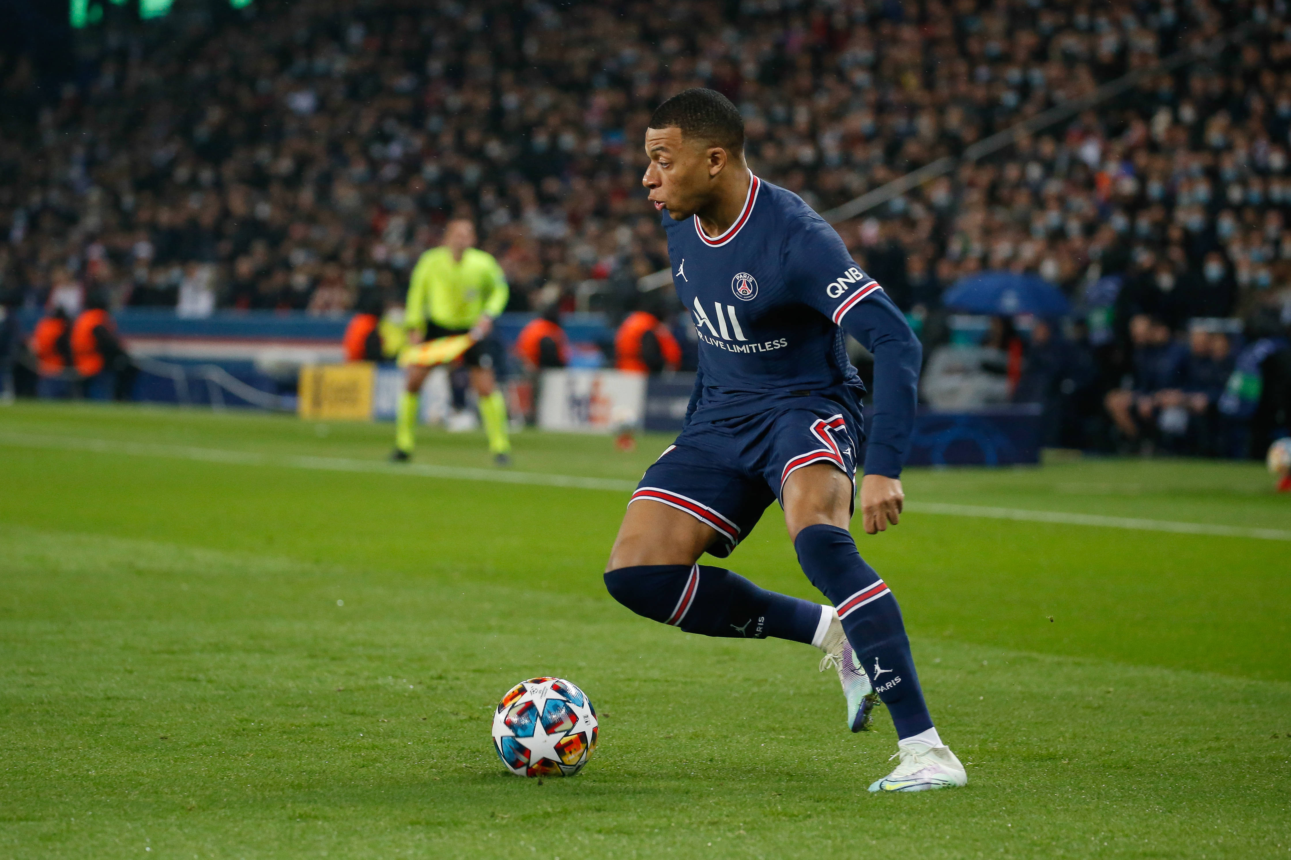 Al-Khelaifi zdradził, jaką ofertę Real złożył za Mbappe. "Od 18 miesięcy wiedziałem, że chce zostać w PSG"