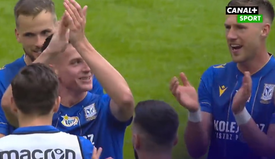 Piękny wieczór dla Lecha Poznań. Zwycięstwo, emocjonalne pożegnania i radość kibiców [WIDEO]