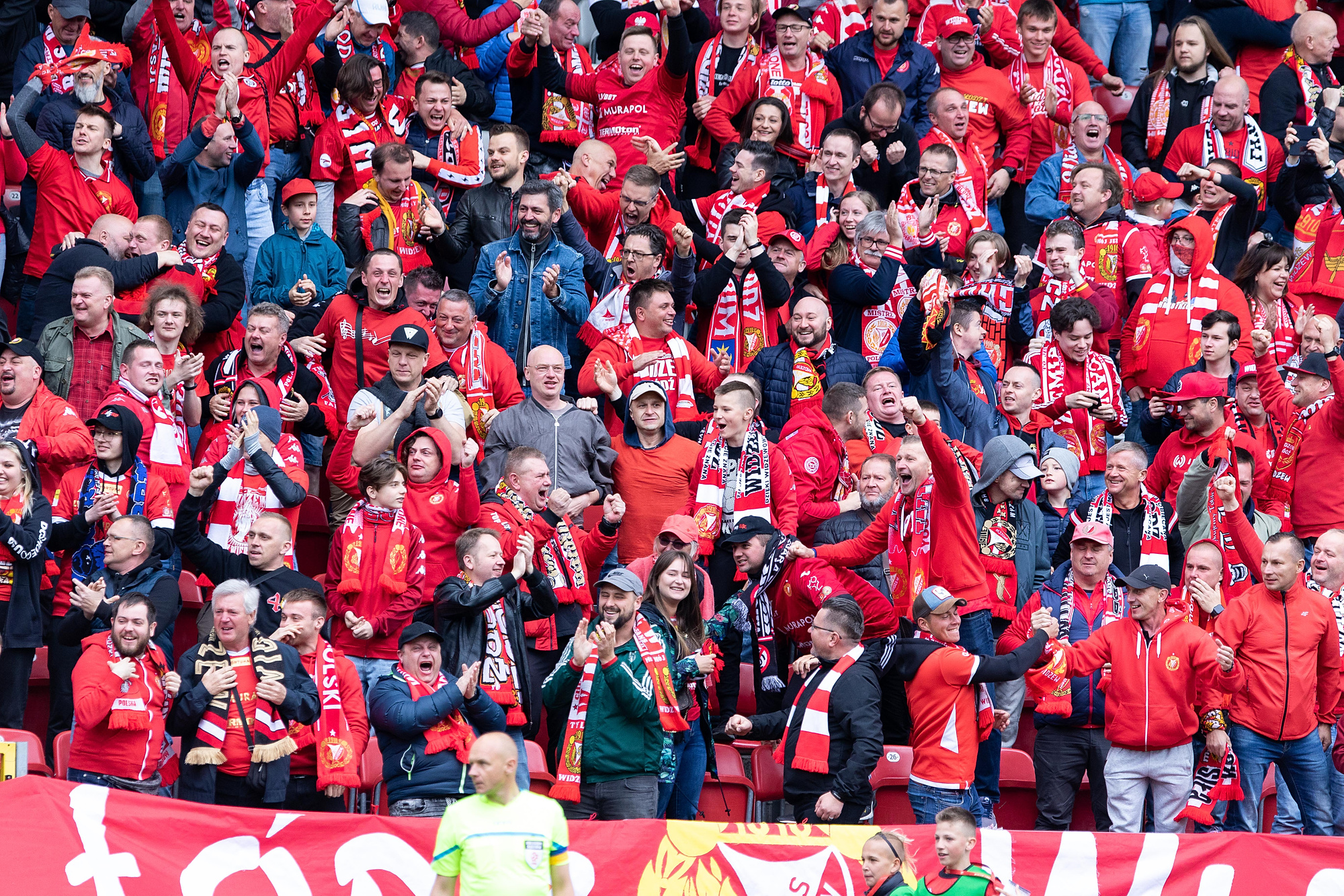 Twitter komentuje awans Widzewa do Ekstraklasy. "Nareszcie jesteśmy tam, gdzie nasze miejsce"