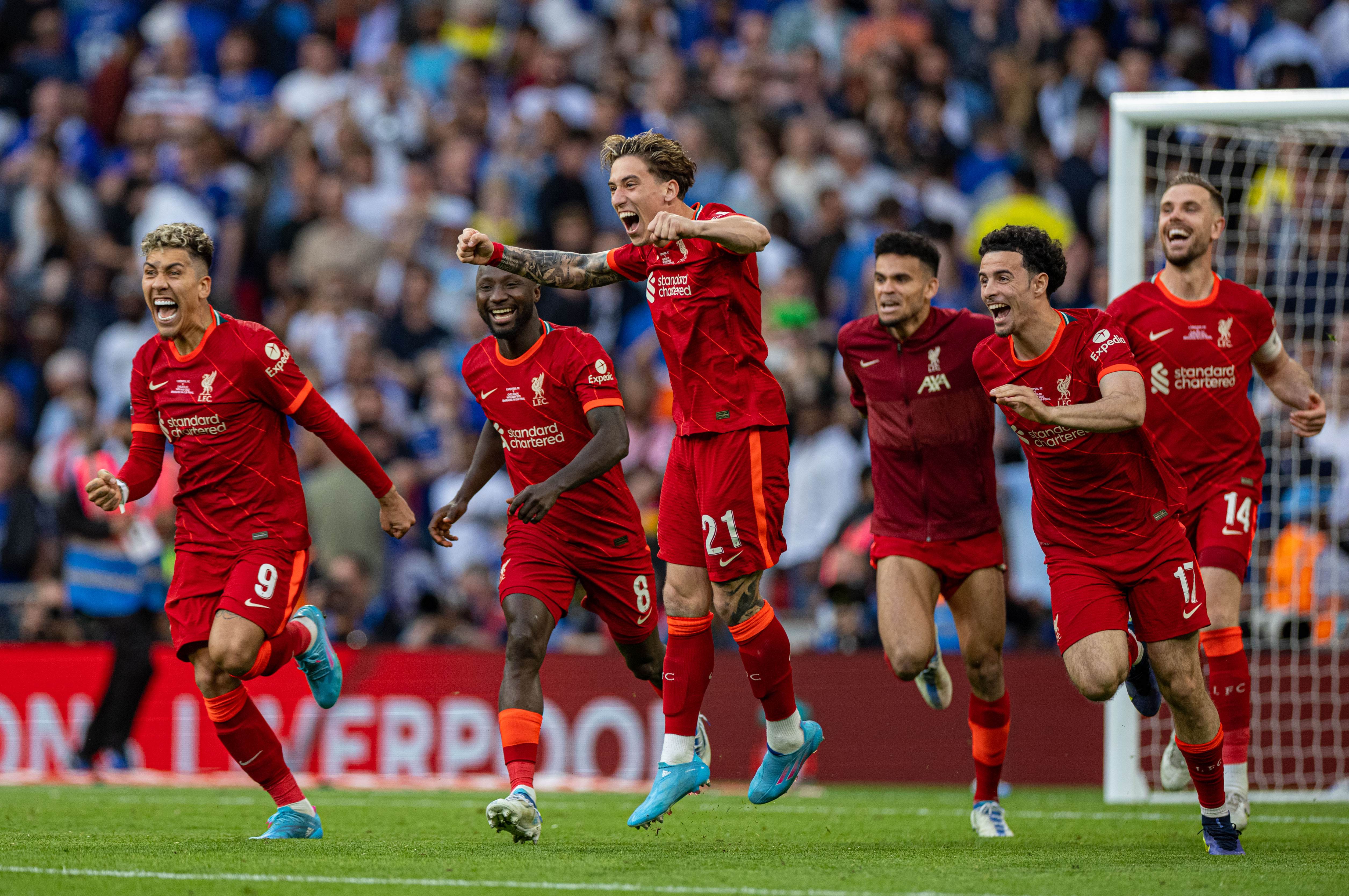 Liverpool wygrał, ale nie został mistrzem Anglii! Piękna asysta Thiago [WIDEO]