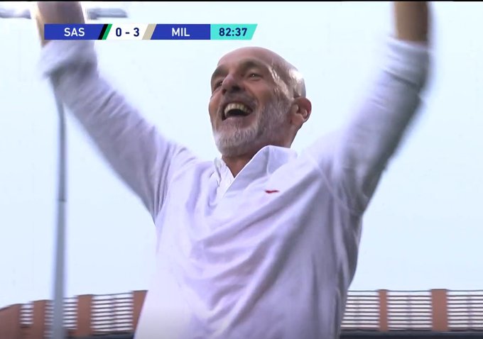 Stefano Pioli oszalał z radości! Trener AC Milanu prowadził doping w trakcie spotkania [WIDEO]
