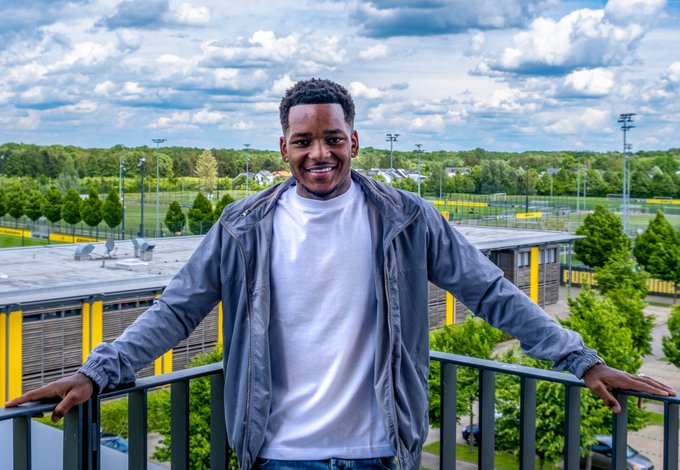 Borussia Dortmund podpisała kontrakt z "nowym Sancho". Przez rok nie grał w piłkę