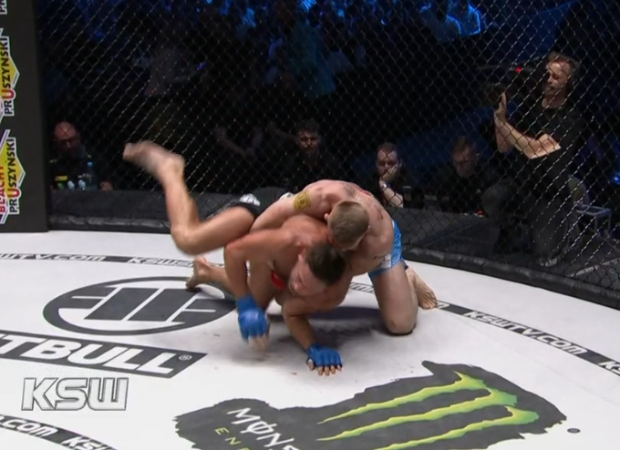 Paskudna kontuzja na gali KSW 70. Fatalne złamanie ręki. "Obrazki dla ludzi o mocnych nerwach" [WIDEO]
