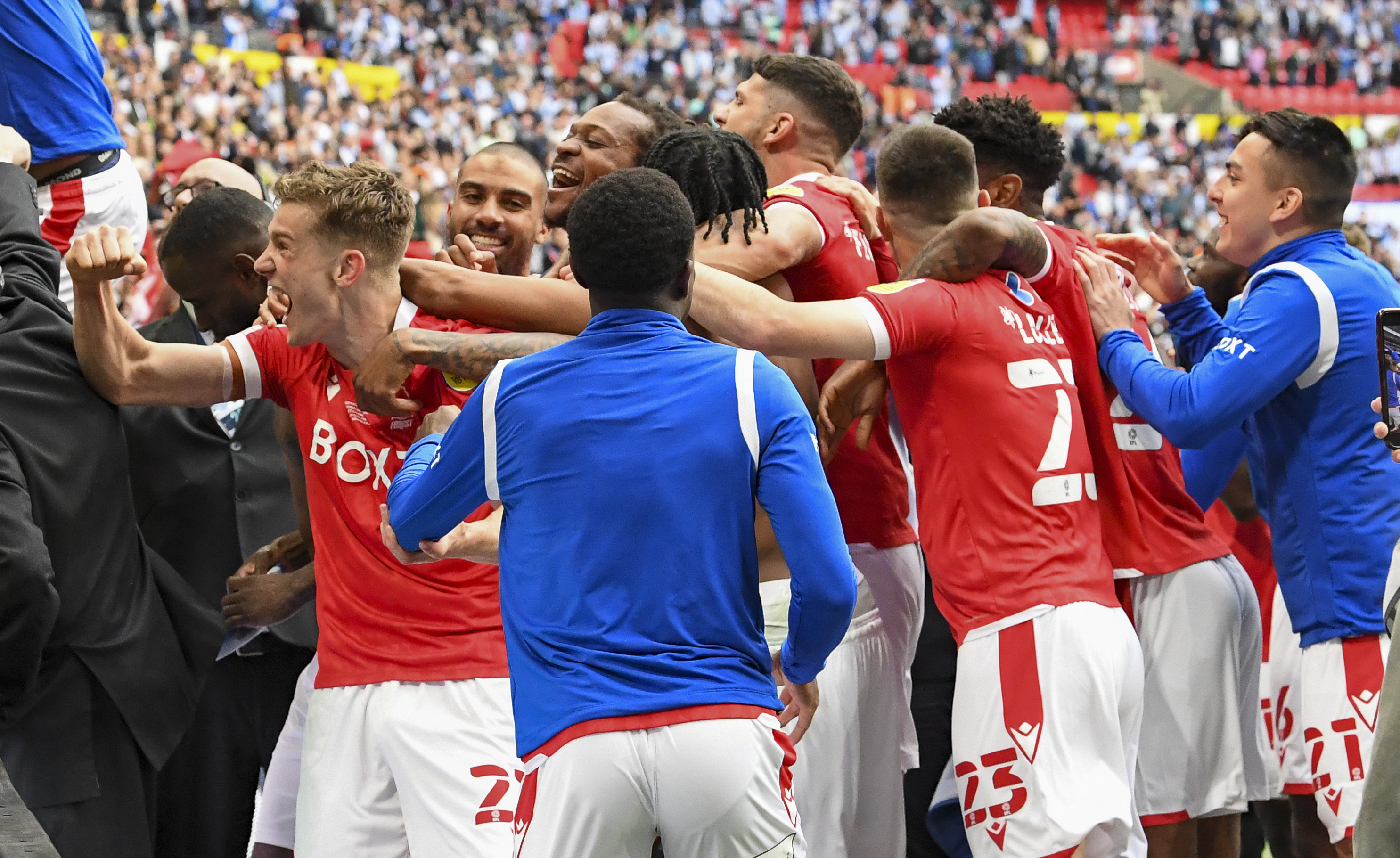 18-krotny reprezentant Francji blisko Premier League. Ambitny beniaminek się nie zatrzymuje