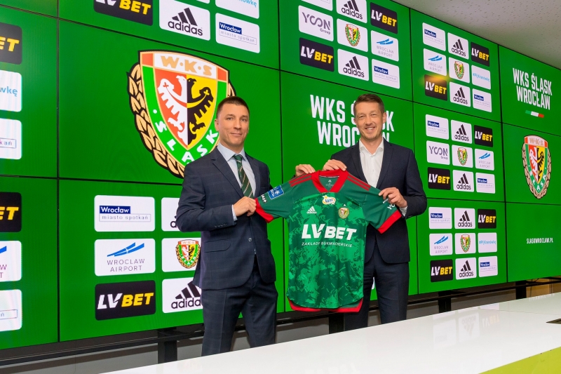 Śląsk Wrocław ma nowego trenera! Podpisał dwuletni kontrakt. "Chcemy obudzić śpiącego giganta"