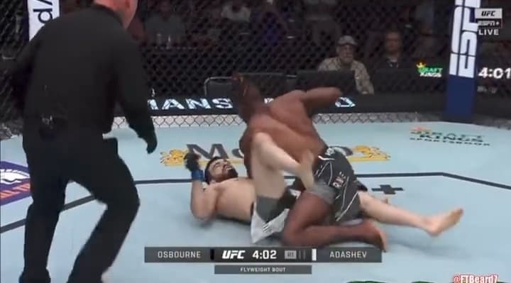 Co za nokaut na gali UFC! Fantastyczny cios na wagę zwycięstwa [WIDEO]