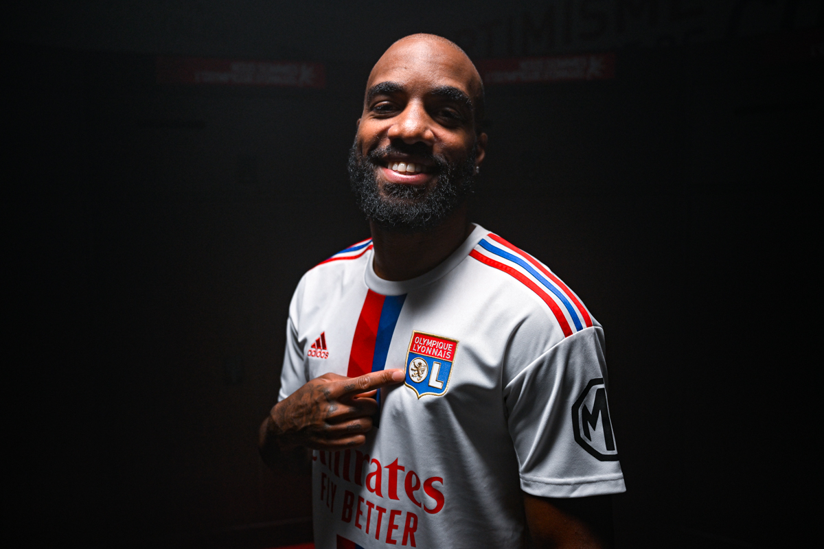 Alexandre Lacazette zmienia klub! Jest oficjalny komunikat