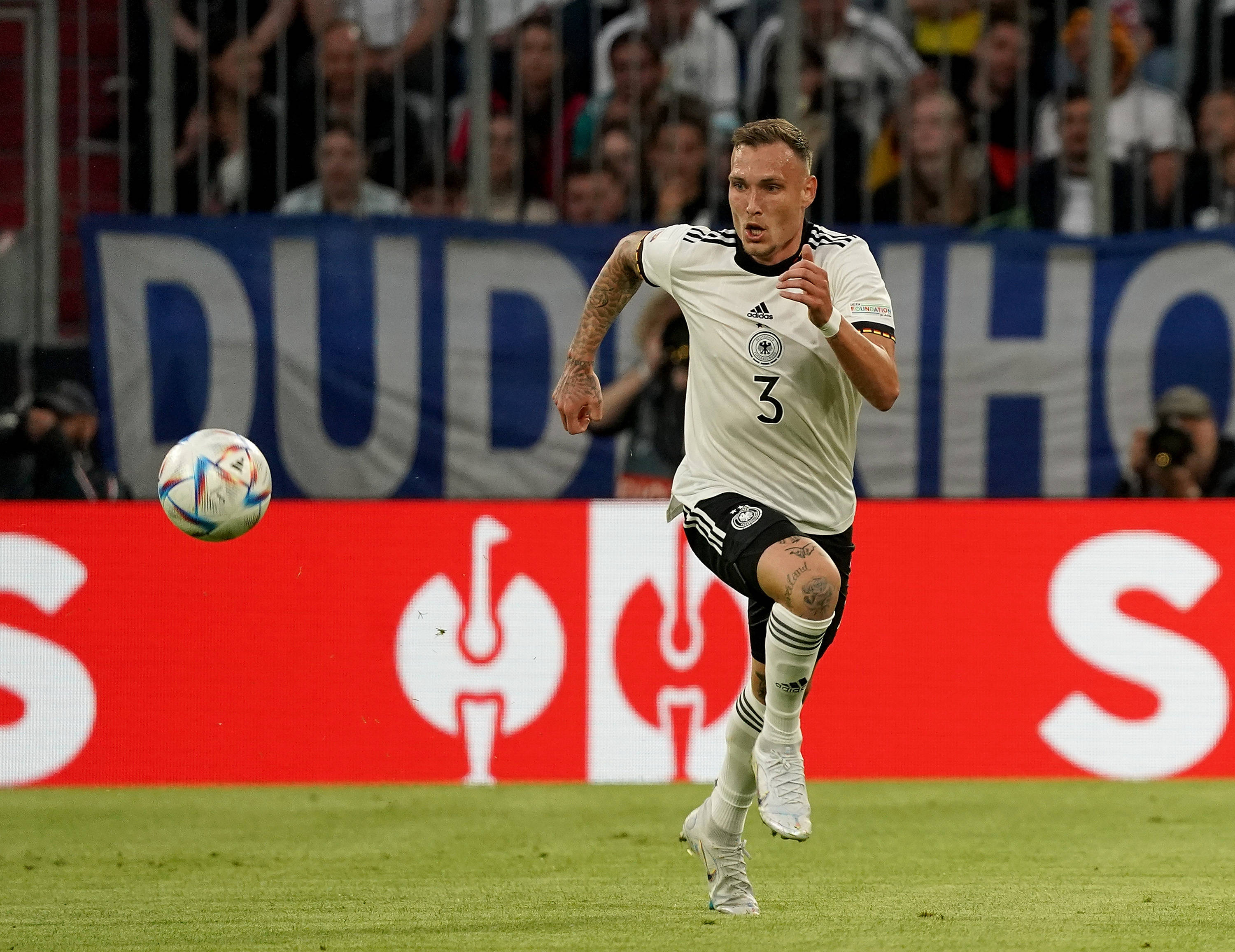 Bayern rozgląda się za nowym obrońcą. Na celowniku jedna z rewelacji Bundesligi