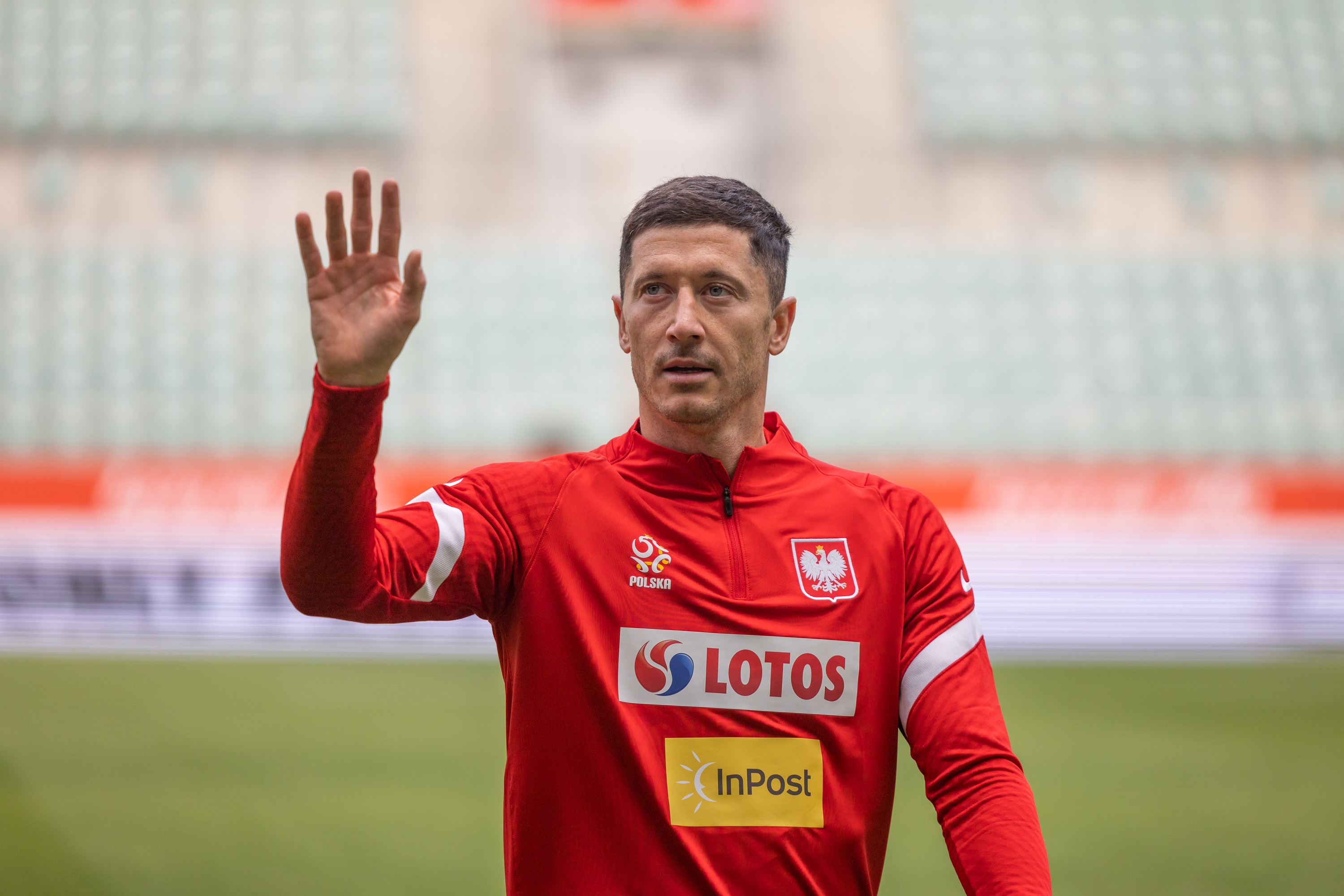 FC Barcelona chce szybko sfinalizować transfer Lewandowskiego. Klub planuje debiut Polaka w hitowym meczu