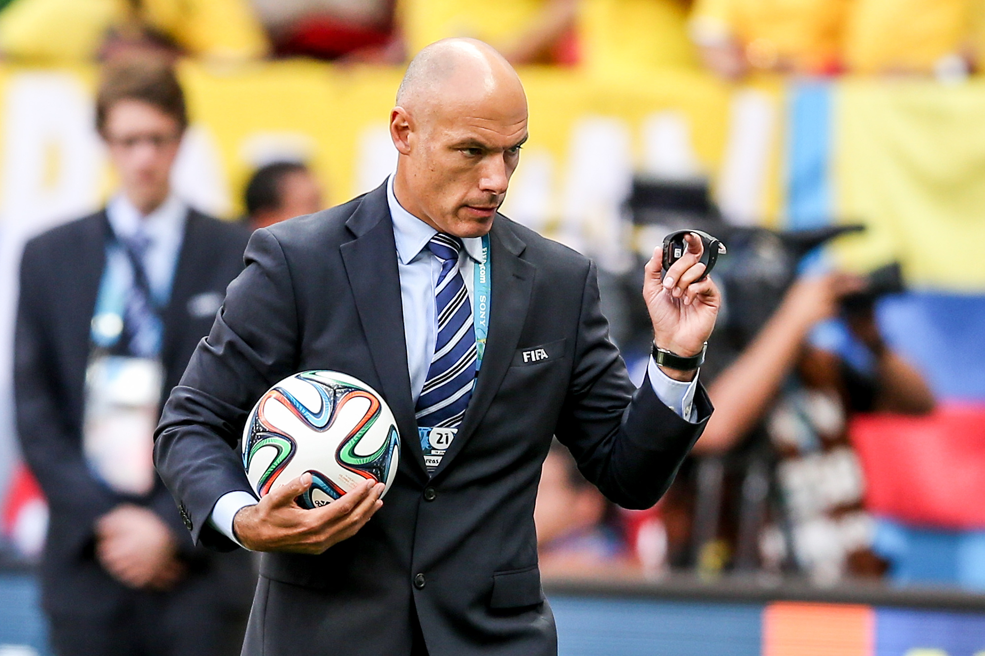 Howard Webb uderzył pięścią stół po fatalnym błędzie sędziego. Ważna decyzja przed meczem Arsenalu z Man City