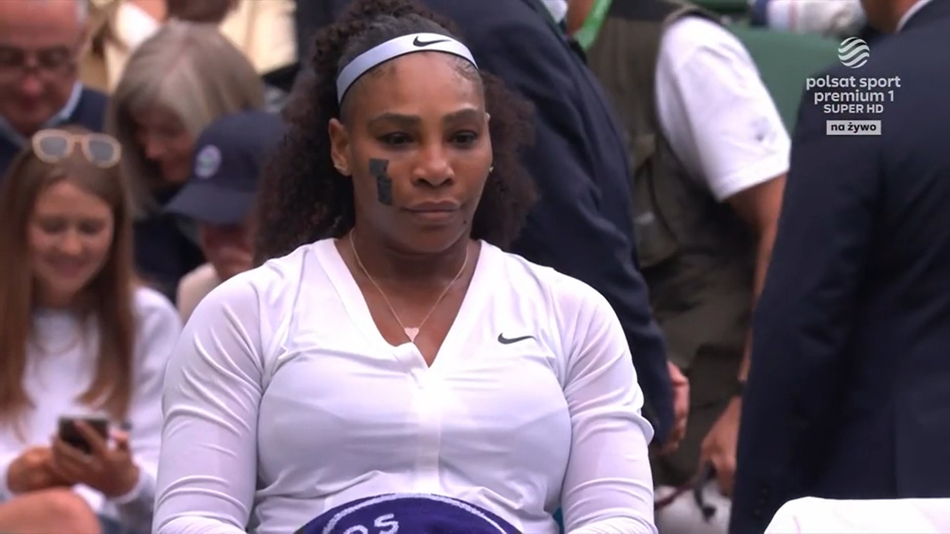 Serena Williams odpadła z Wimbledonu po morderczym boju! "Świetna zabawa dla kibiców" [WIDEO]