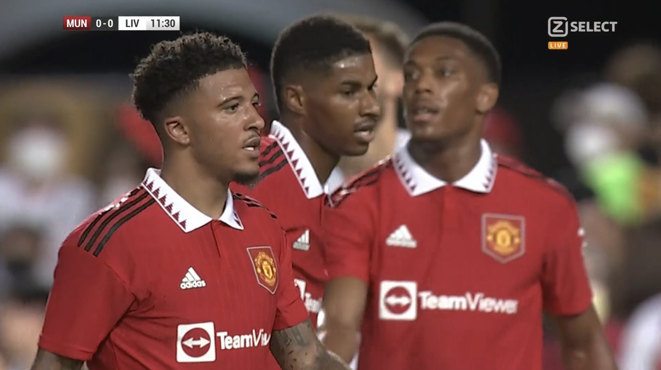 Udany debiut ten Haga. Bez Ronaldo, ale i bez problemów. Pewna wygrana nad Liverpoolem [WIDEO]