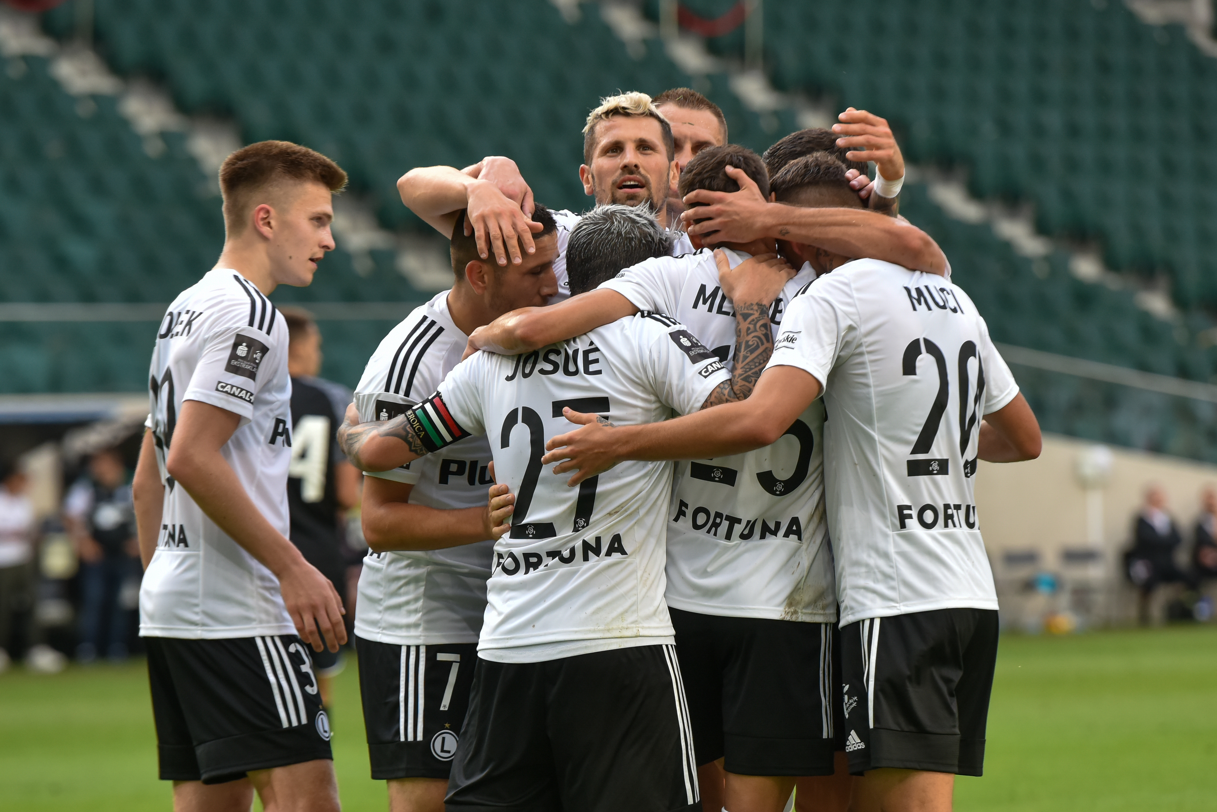 Legia Warszawa - Raków Częstochowa kursy i typy bukmacherskie (8.10)
