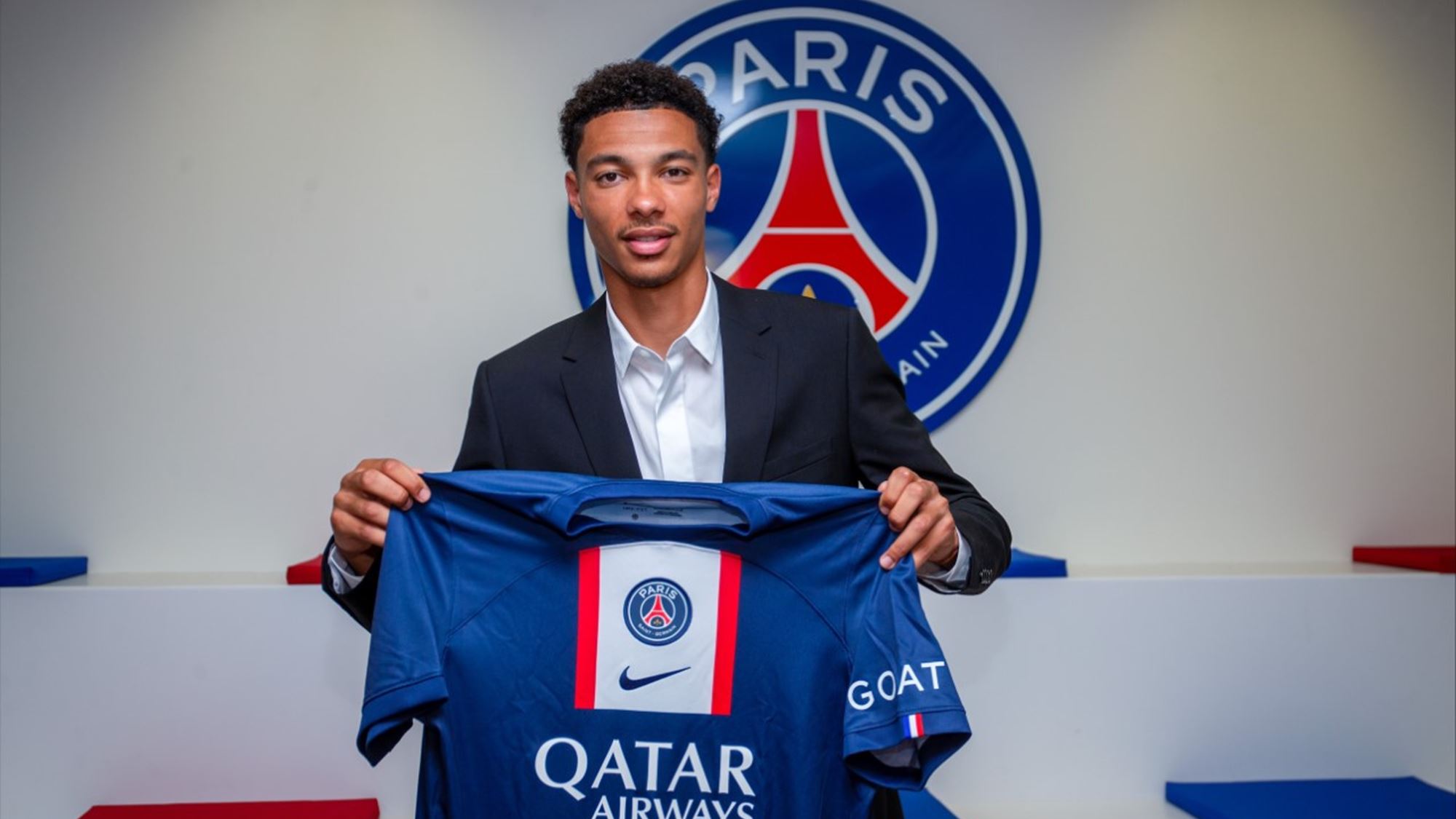Wielki talent trafił do PSG! Mistrzowie Francji dopięli swego ws. nowego napastnika