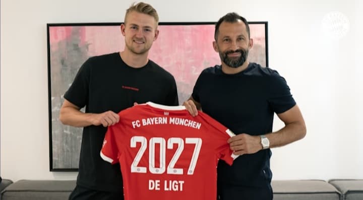 Matthijs de Ligt piłkarzem Bayernu Monachium! Wyjątkowe ogłoszenie transferu [WIDEO]