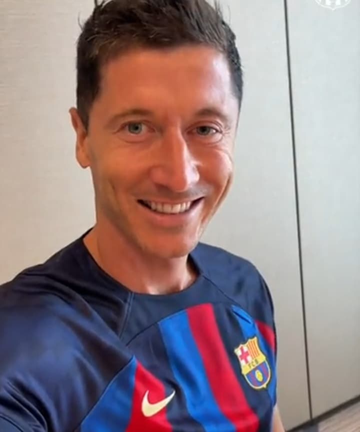 Robert Lewandowski zwrócił się do kibiców Barcelony. "Mam nadzieję, że wygląda dobrze" [WIDEO]